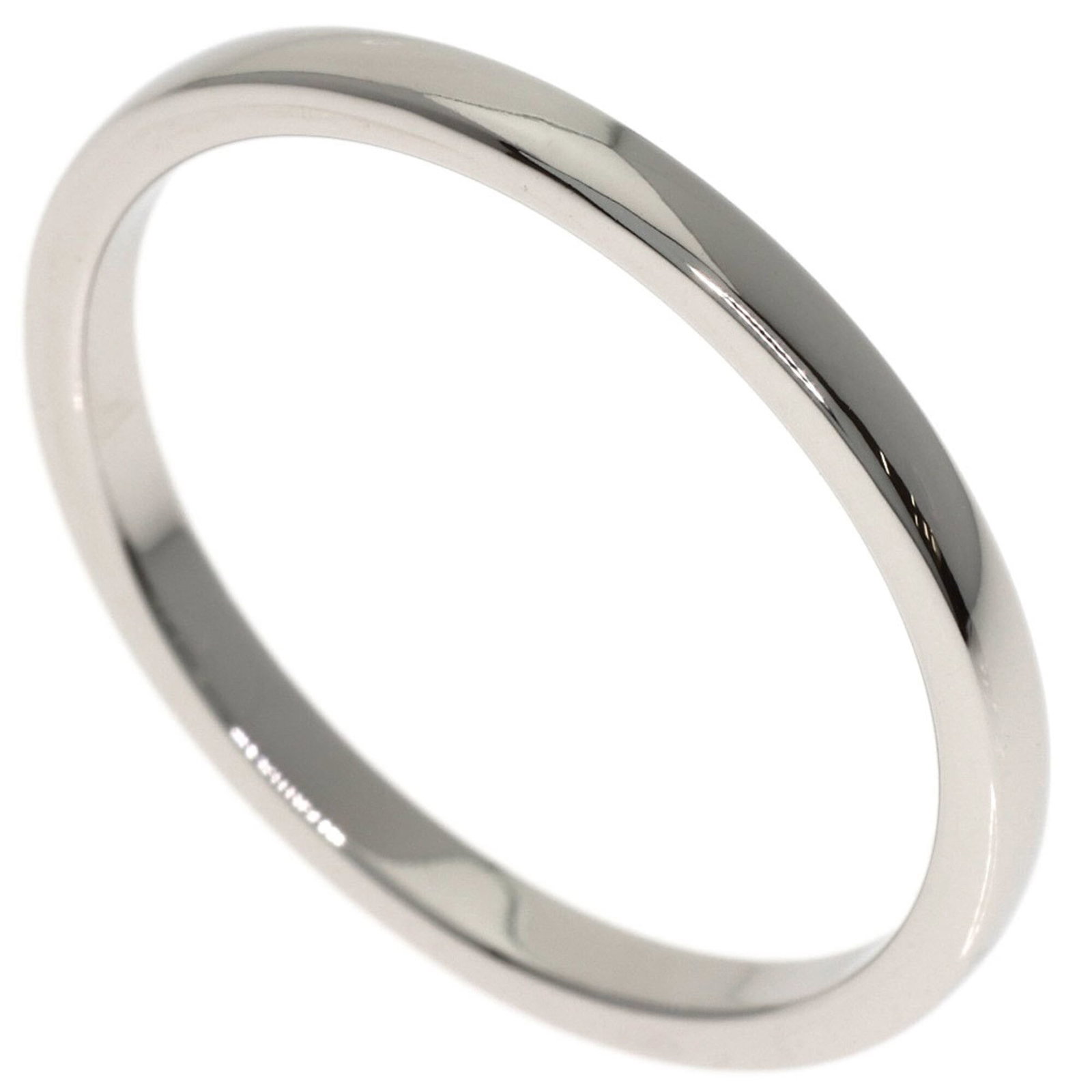 CARTIER Band Ring Platinum 950: CARTIER Band Ring Platinum 950 Platinum 950 Cartier Band Ring, a stylish and elegant accessory, is available for purchase. This gently used ring features a platinum 950 band with a width of 2.1mm and 