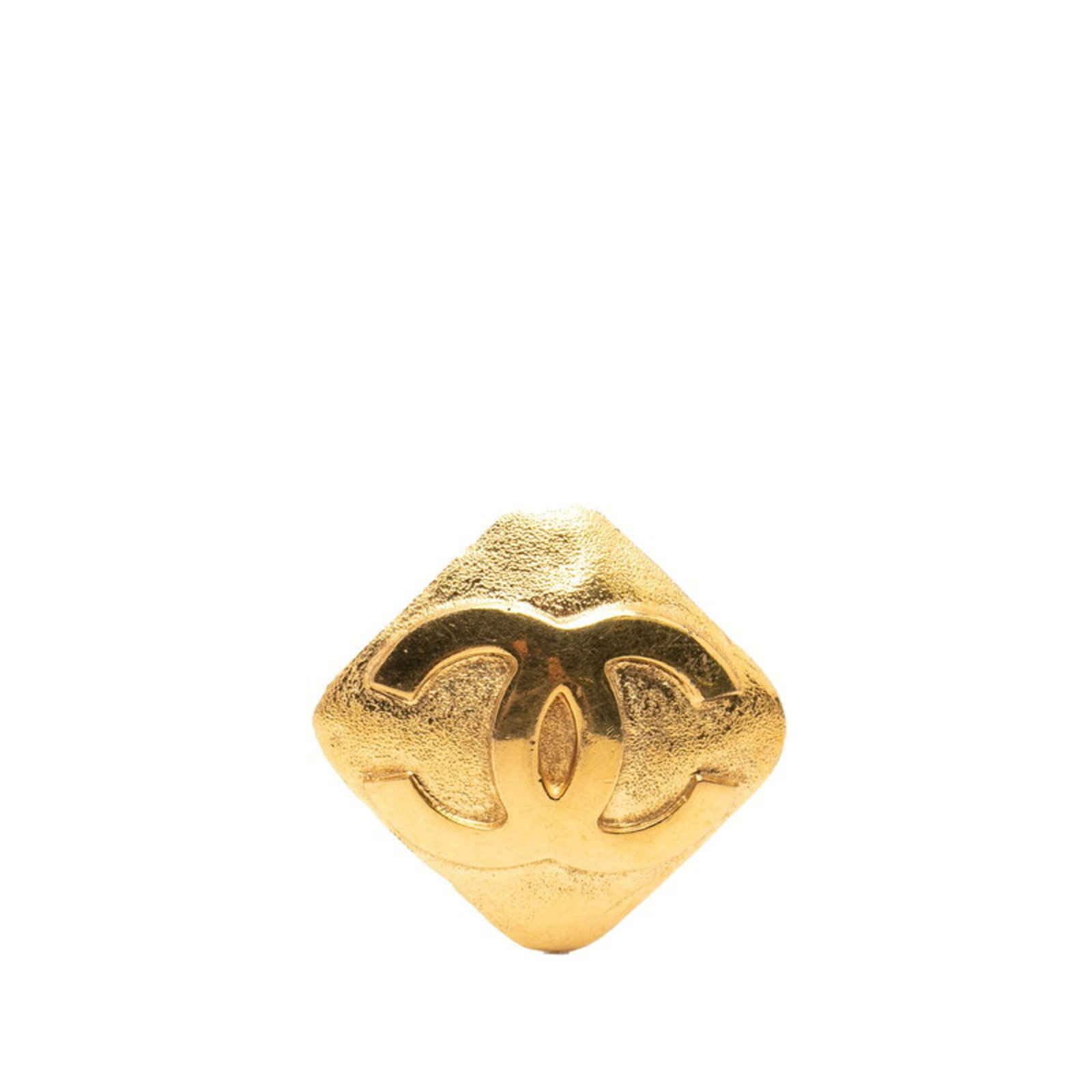 CHANEL Pin Brooch Gold: CHANEL Pin Brooch Gold Gold Pin Brooch from CHANEL, measuring 4.24cm x 4.33cm, features a gold finish with visible wear and scratches. The item is in good overall condition, with scuffs and dirt prese