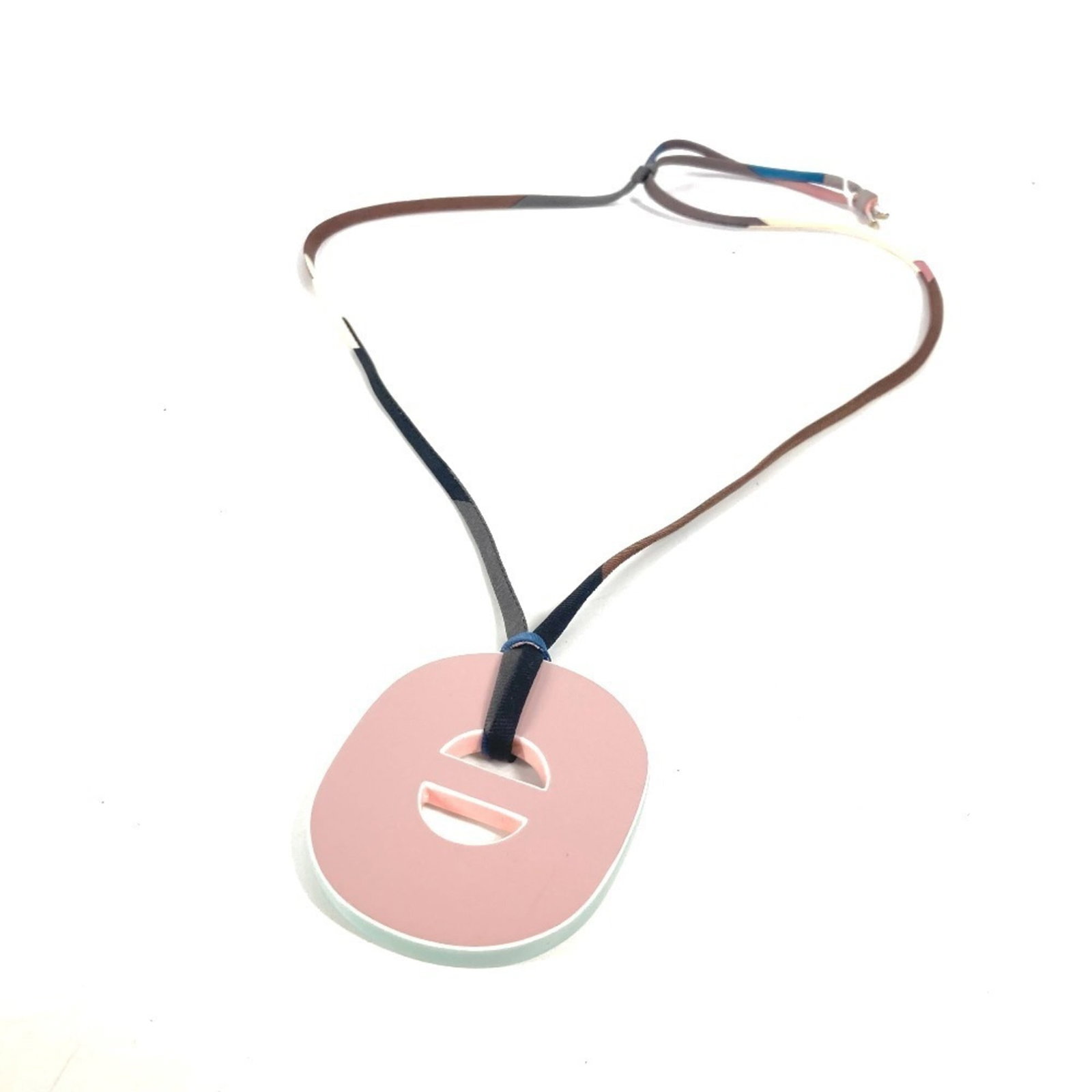HERMES Lacquer Pink White: HERMES Lacquer Pink White The HERMES Lacquer Pink White necklace boasts a striking pink and white lacquer design, a hallmark of the iconic brand's unique style. With a 44 cm neck circumference, this n