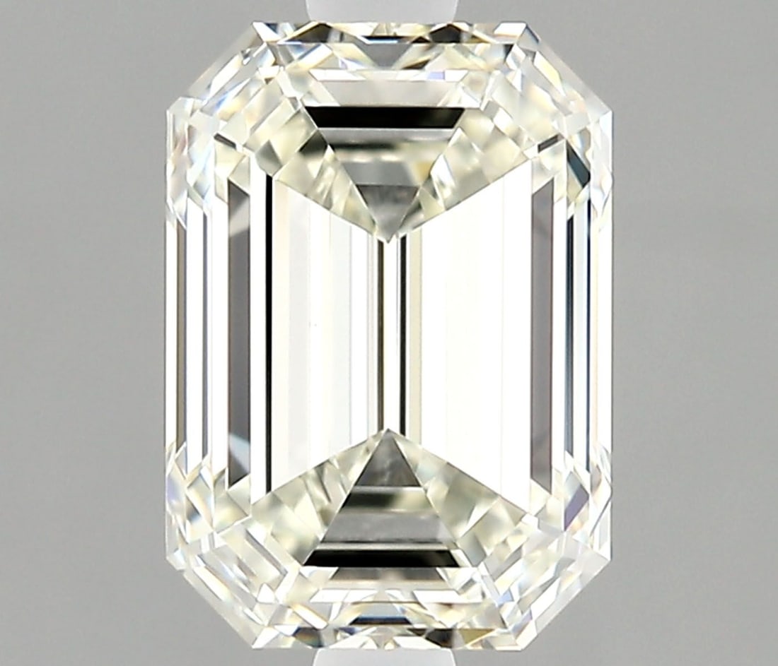 IGI Emerald 2.0ct I VVS2 - Loose Natural Diamond: IGI Emerald 2.0ct I VVS2 - Loose Natural Diamond 2.0ct IGI Emerald 2.0ct I VVS2 - Loose Natural DiamondThe IGI Emerald 2.0ct features a natural diamond with a high level of clarity, measured at VVS2,