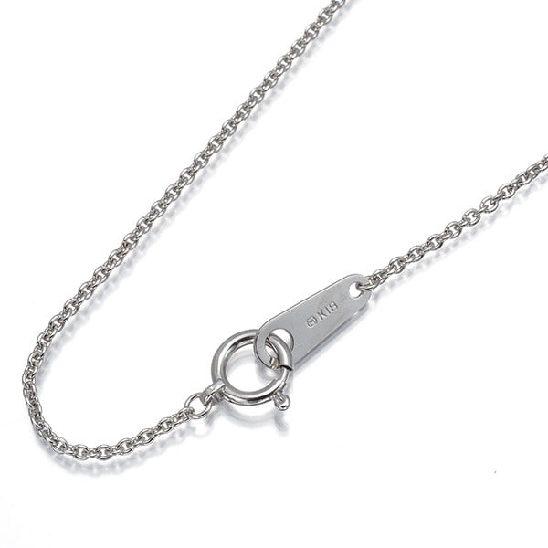 Mikimoto Chain Necklace Cable 40Cm 18K 750 White Gold: Mikimoto Chain Necklace Cable 40Cm 18K 750 White Gold 40cm of 18k white gold cable chain, intricately crafted to add a touch of elegance to any outfit, features a subtle width of 1.2mm and a delicate