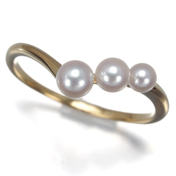 Mikimoto Ring Baby Akoya Pearl 3.2-4.0Mm Us5.75-6 18K 750 Yellow Gold: Mikimoto Ring Baby Akoya Pearl 3.2-4.0Mm Us5.75-6 18K 750 Yellow Gold Yellow gold 18K Mikimoto ring features a stunning Akoya pearl, measuring 3.2-4.0mm in size, set in a 4.0mm wide ring with a 1.2mm