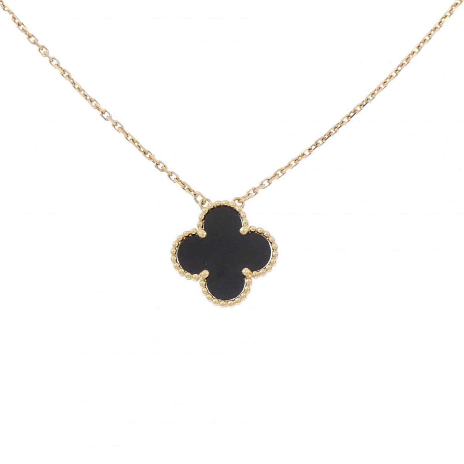 VAN CLEEF & ARPELS Yellow Gold (18K): VAN CLEEF & ARPELS Yellow Gold (18K) Yellow gold (18K) pendant from Van Cleef & Arpels, featuring a delicate 14.7mm x 14.7mm design that adds a touch of elegance to any outfit. This necklace type