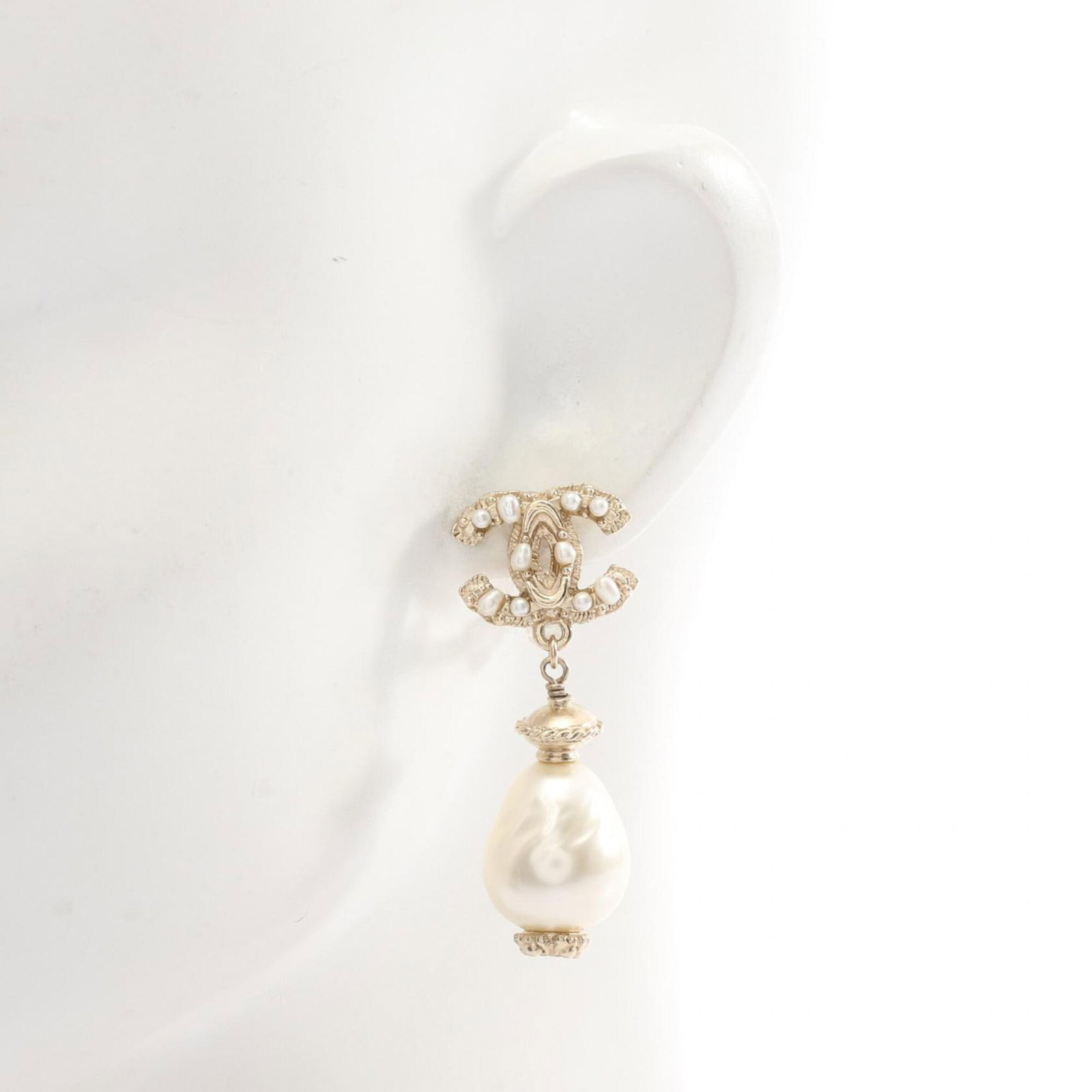 CHANEL Drop Earrings Gold Plating - 4