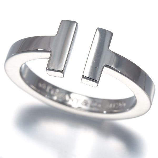 Tiffany&Co. Ring Tiffany T Square Us5.75-6 18K 750 White Gold: Tiffany&Co. Ring Tiffany T Square Us5.75-6 18K 750 White Gold Tiffany & Co.'s iconic Tiffany T Square ring boasts a sleek, 18k white gold design with a slender 7.7mm width, perfect for everyday wear. 