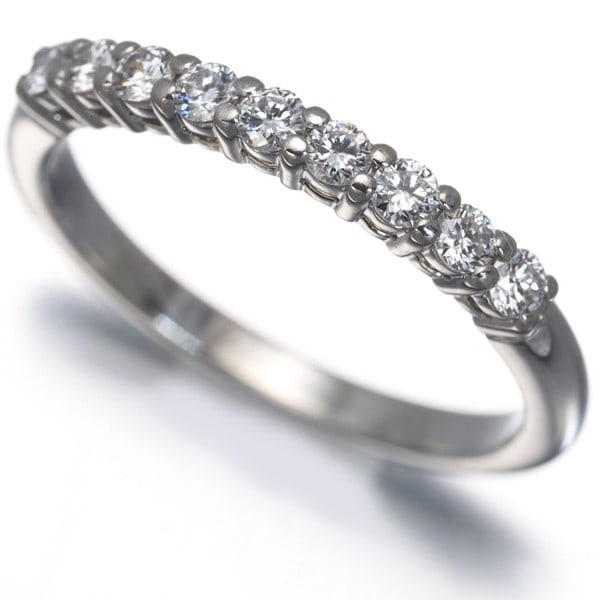 Tiffany&Co. Ring Diamond Tiffany Forever 2.2Mm Us5.75-6 950 Platinum: Tiffany&Co. Ring Diamond Tiffany Forever 2.2Mm Us5.75-6 950 Platinum Tiffany & Co.'s iconic 2.2mm platinum ring showcases a stunning natural diamond, part of the esteemed Tiffany Forever collection. T