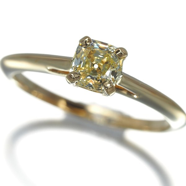 Tiffany&Co. Ring Diamond 0.52Ct Vvs2 Solitaire Square Antique Us5.75-6 K18: Tiffany&Co. Ring Diamond 0.52Ct Vvs2 Solitaire Square Antique Us5.75-6 K18 Tiffany & Co.'s iconic yellow gold ring showcases a stunning 0.52ct VVS2 diamond solitaire, expertly crafted in a square anti