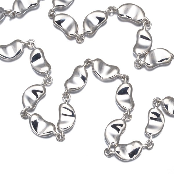 Tiffany&Co. Necklace Bean 925 Sterling Silver: Tiffany&Co. Necklace Bean 925 Sterling Silver Tiffany&Co. Necklace Bean 925 Sterling Silver is a beautiful sterling silver necklace featuring a sleek design. Made from 925 metal, this necklace boasts