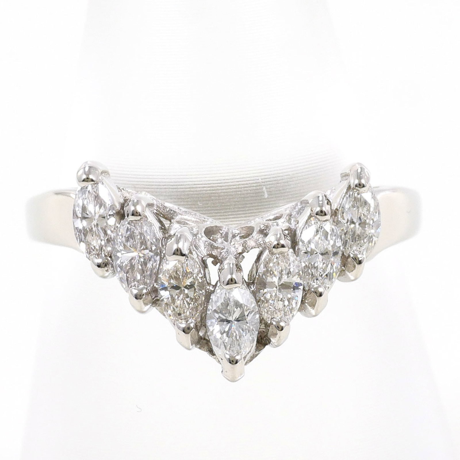 Band Ring Platinum 900: Band Ring Platinum 900 Platinum 900 band ring features a 0.51ct diamond stone set in a platinum metal band with a US size 5.5 and 10mm width. This like new used ring boasts excellent condition with no