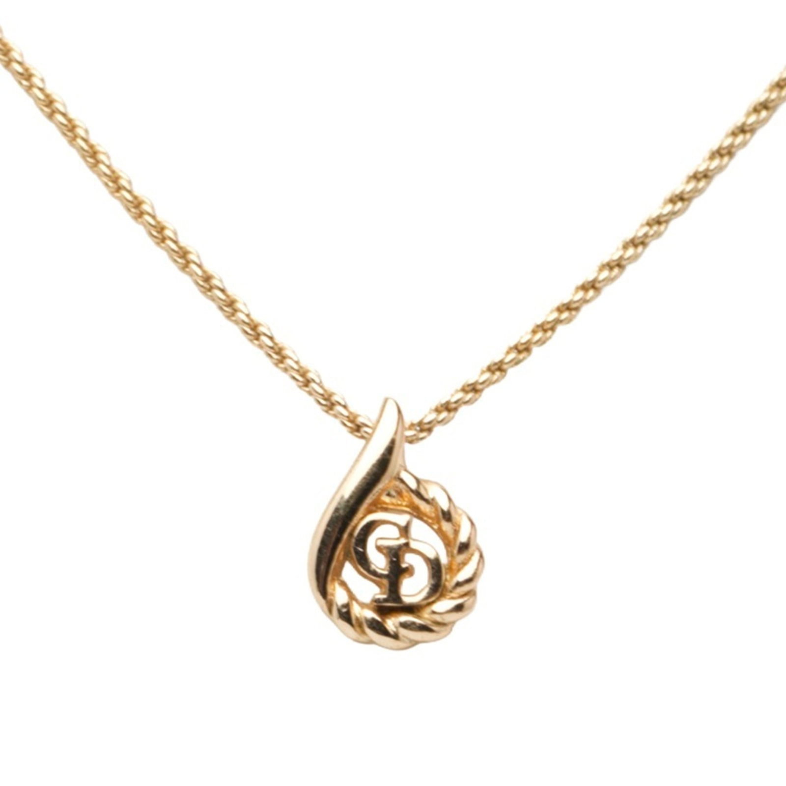 CHRISTIAN DIOR Gold Plating: CHRISTIAN DIOR Gold Plating Gold Plating from Christian Dior, a stunning gold-plated pendant necklace featuring a delicate design. The necklace boasts a 43.5 cm chain and a 15.8mm x 11.2mm pendant,