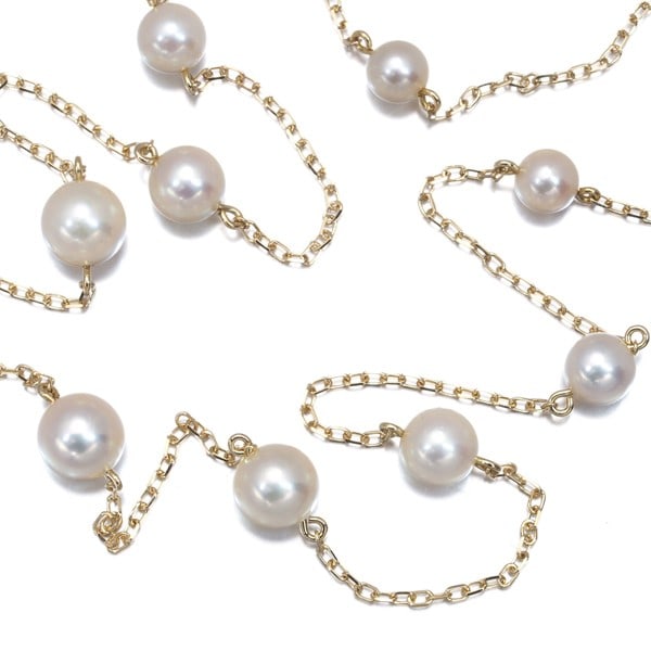 Mikimoto Necklace Akoya Pearl 4.6-6.2Mm Station 18K 750 Yellow Gold: Mikimoto Necklace Akoya Pearl 4.6-6.2Mm Station 18K 750 Yellow Gold Station 18K 750 Yellow Gold necklace showcases a stunning Akoya pearl measuring 4.6-6.2mm, carefully crafted by Mikimoto. The 18k ye