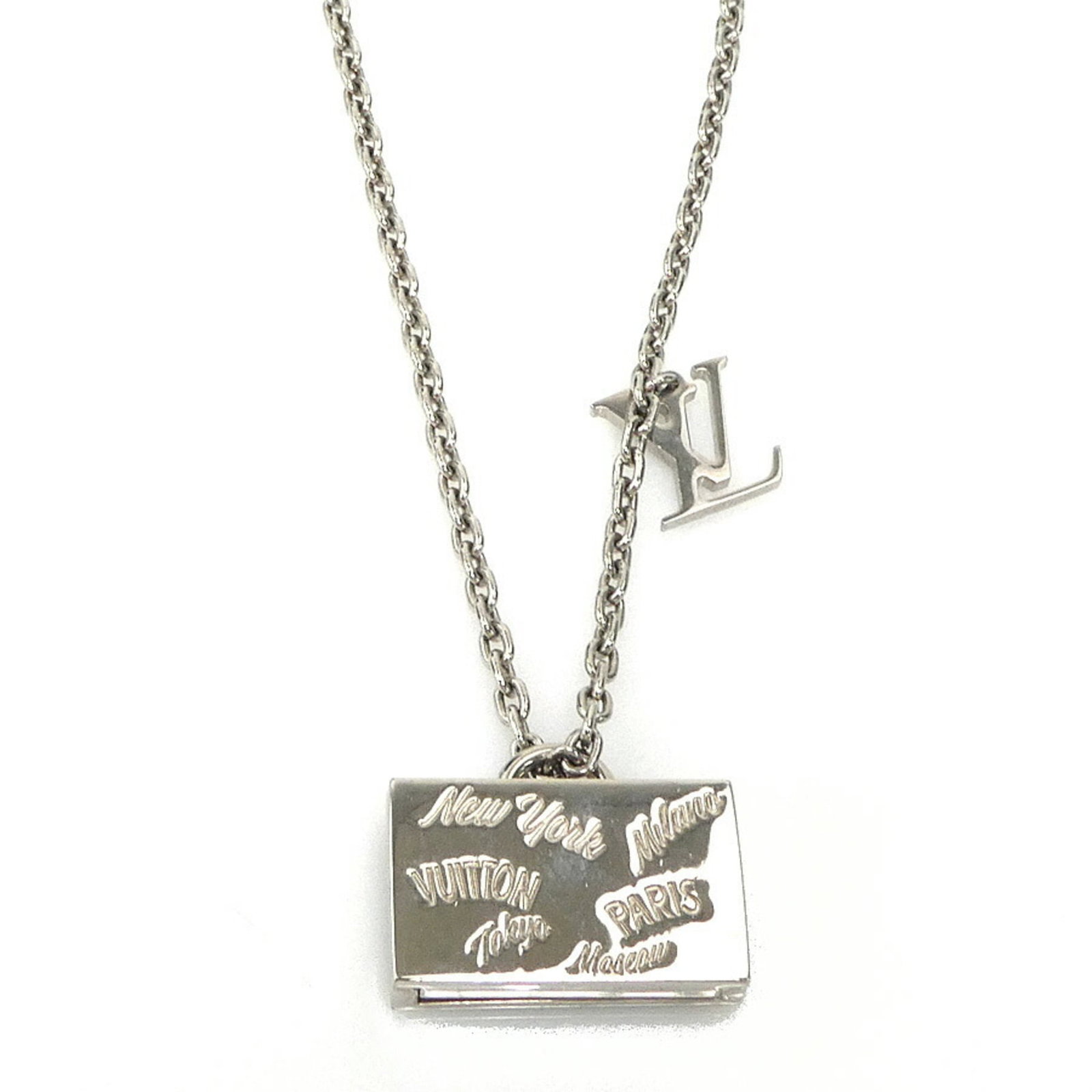 LOUIS VUITTON Metal: LOUIS VUITTON Metal Silver Louis Vuitton Metal Necklace with Locket Pendant, 55 cm Circumference. This 15mm x 23mm locket necklace features a metal pendant with visible scratches and scuffs, showcasin