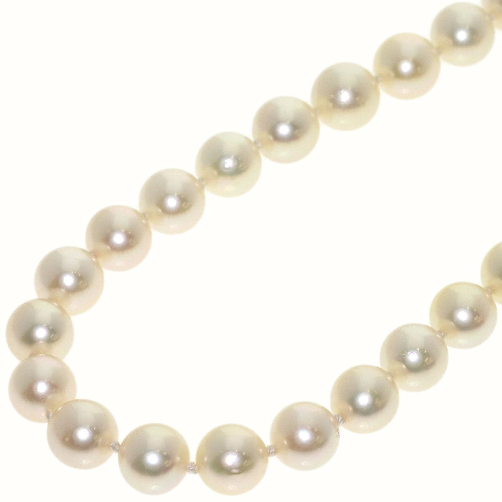 CHANEL Yellow Gold: CHANEL Yellow Gold Yellow gold necklace from CHANEL, featuring a classic design with a 40 cm / 15.74'' adjustable neck circumference. The piece is gently used with minor signs of wear, including