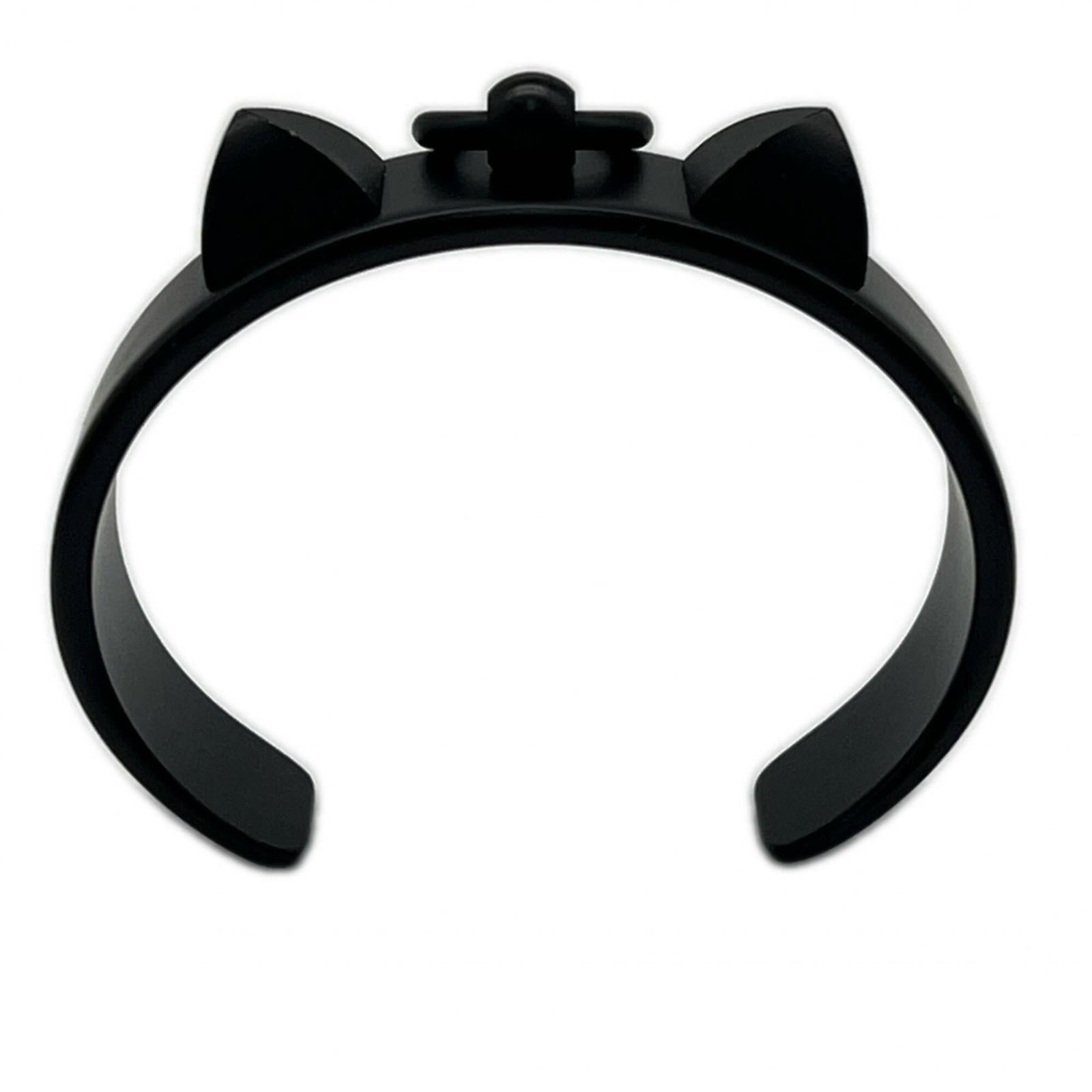 HERMES Bangle Aluminum: HERMES Bangle Aluminum Black aluminum bangle from the Medor line of Hermes, measuring 14cm in length and featuring a 1.7cm width, with a weight of 18g and a durable, used condition with visible scratc