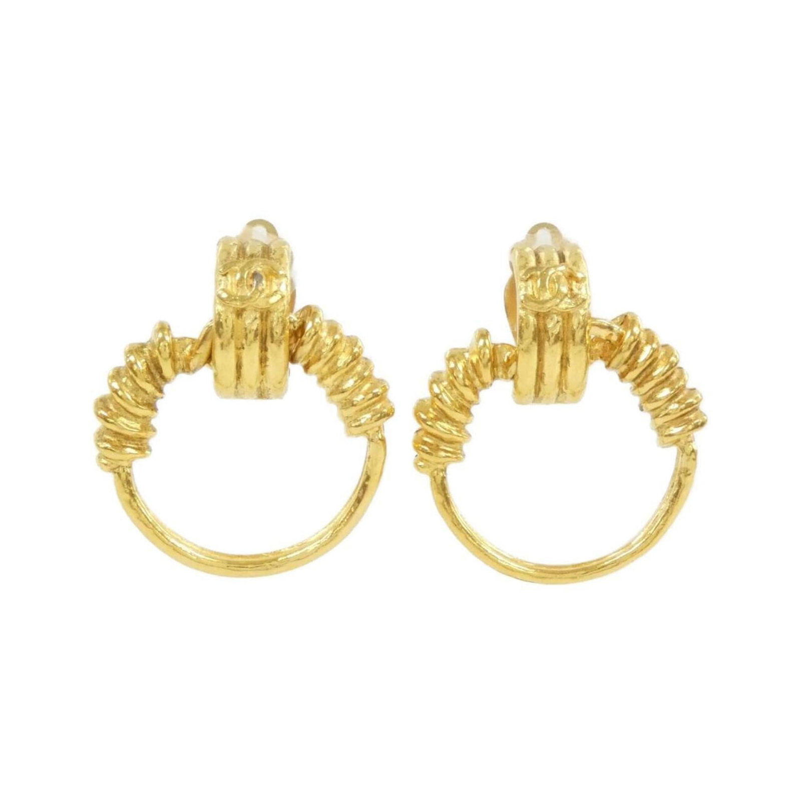 CHANEL Clip Earrings Gold: CHANEL Clip Earrings Gold Gold Clip Earrings from CHANEL, featuring a classic design with a subtle clip-on closure, measuring 45.00mm x 38.00mm. Gently used with minor signs of wear, including small s