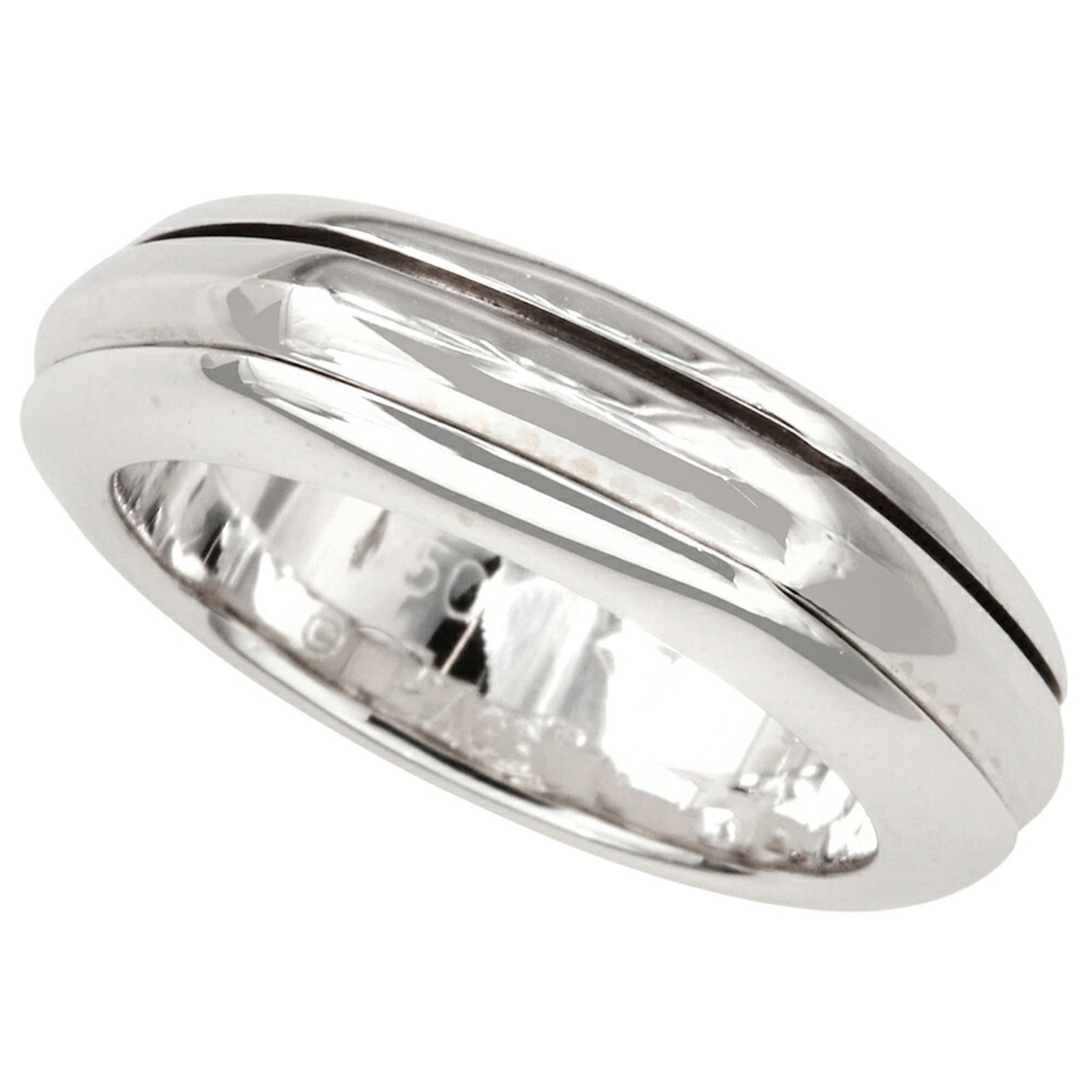 PIAGET Band Ring White Gold (18K): PIAGET Band Ring White Gold (18K) Piaget Band Ring White Gold (18K) is a high-quality band ring made from 18K white gold, featuring a sleek and modern design. This ring is in like new condition, with