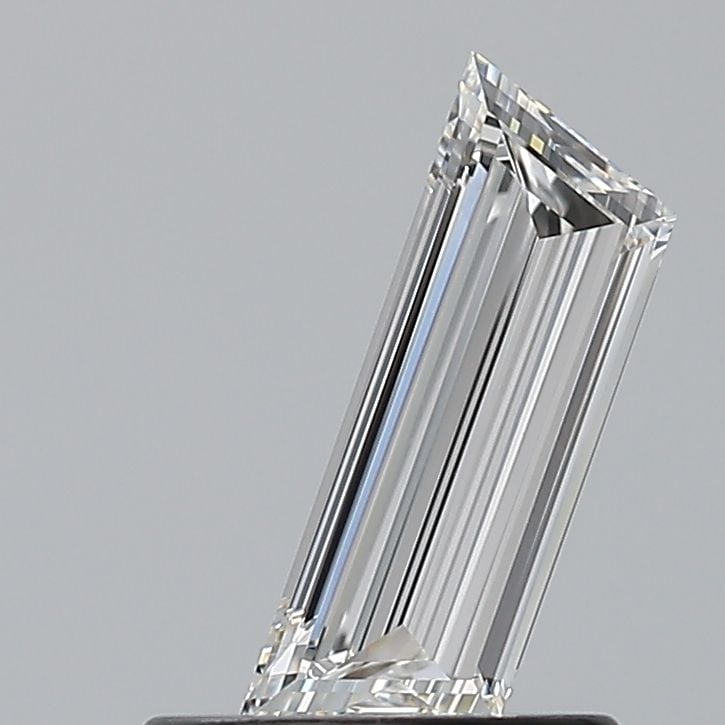 GIA Trapezoid 0.5ct F VVS2 - Loose Natural Diamond: GIA Trapezoid 0.5ct F VVS2 - Loose Natural Diamond GIA certification ensures authenticity, while the VVS2 clarity and EX polish showcase exceptional brilliance. This 0.5ct trapezoid diamond boasts a r