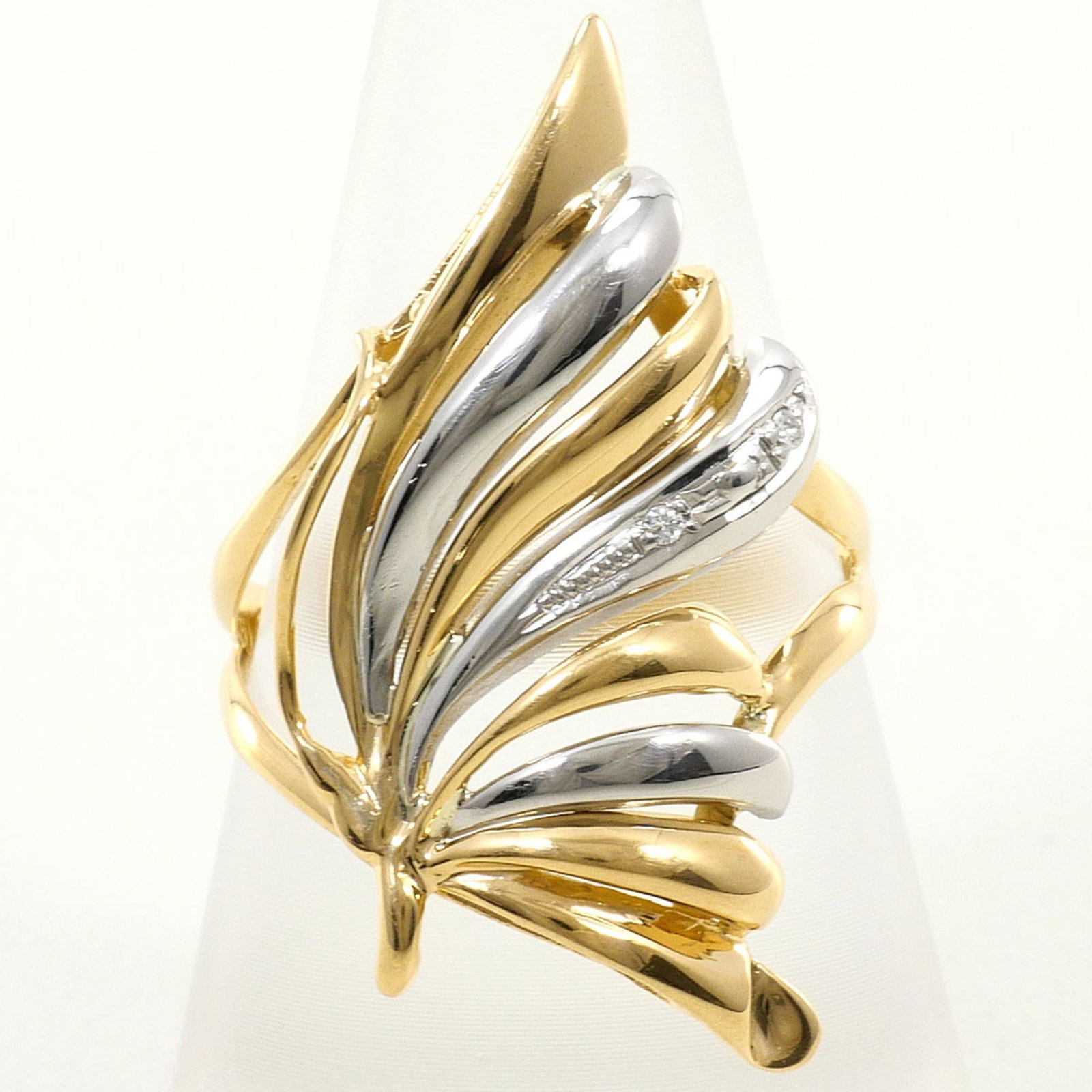 Band Ring Platinum 900 Yellow Gold (18K): Band Ring Platinum 900 Yellow Gold (18K) Platinum 900 Yellow Gold (18K) band ring features 0.01ct diamond, 30mm width, and 5g weight. Made from 18K gold and platinum, this band ring has a luxurious fe