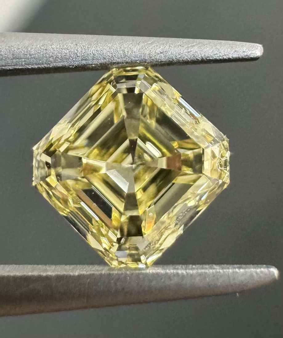 GIA Asscher 1.0ct Fancy Yellow VVS2 - Loose Natural Diamond: GIA Asscher 1.0ct Fancy Yellow VVS2 - Loose Natural Diamond GIA Asscher 1.0ct Fancy Yellow VVS2 - Loose Natural Diamond. This 1.0ct Fancy Yellow diamond boasts exceptional clarity, with a VVS2 grade