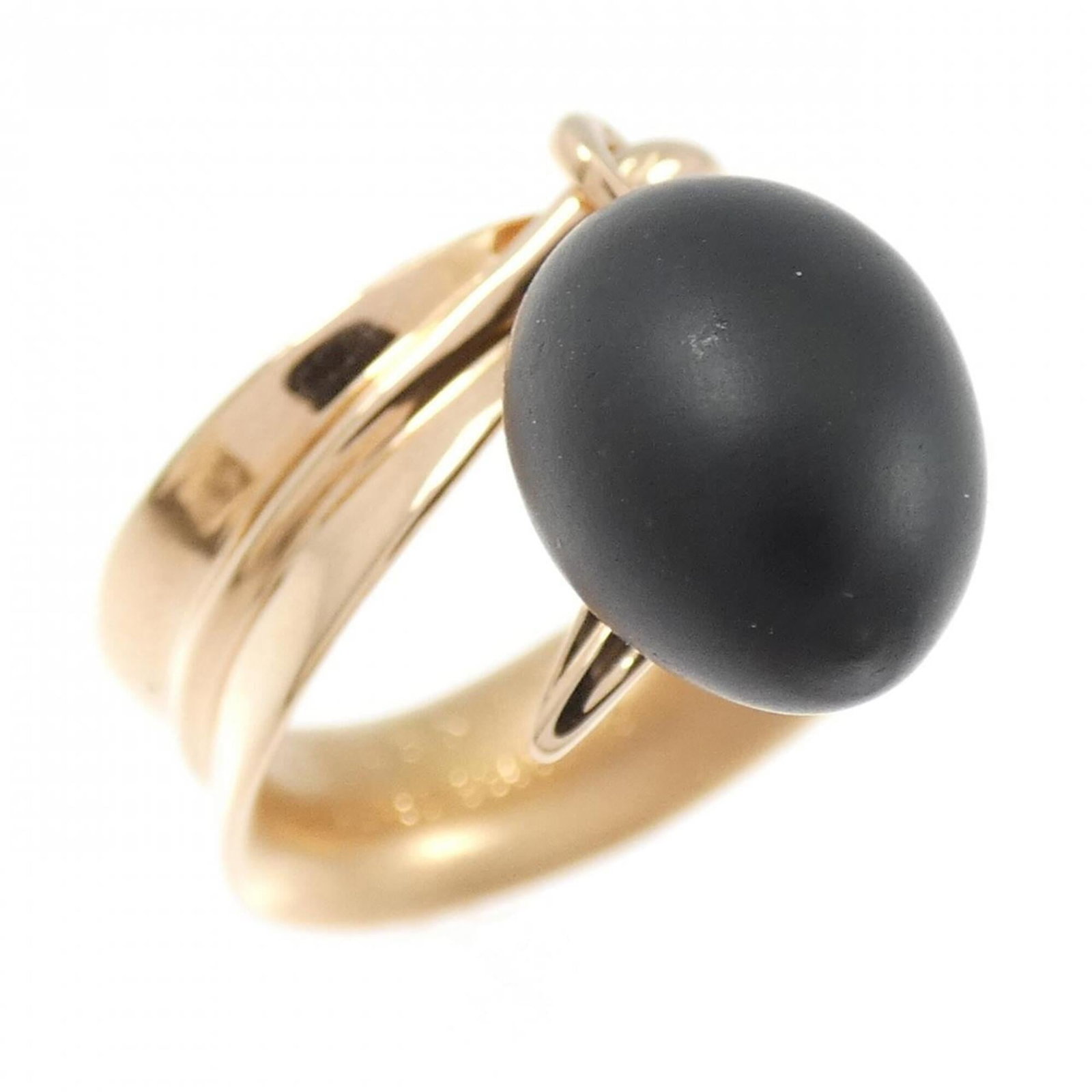 HERMES Band Ring Pink Gold (18K): HERMES Band Ring Pink Gold (18K) Pink gold (18K) band ring from Hermes features a subtle obsidian stone, adding a touch of elegance to any outfit. This like-new used ring boasts excellent condition