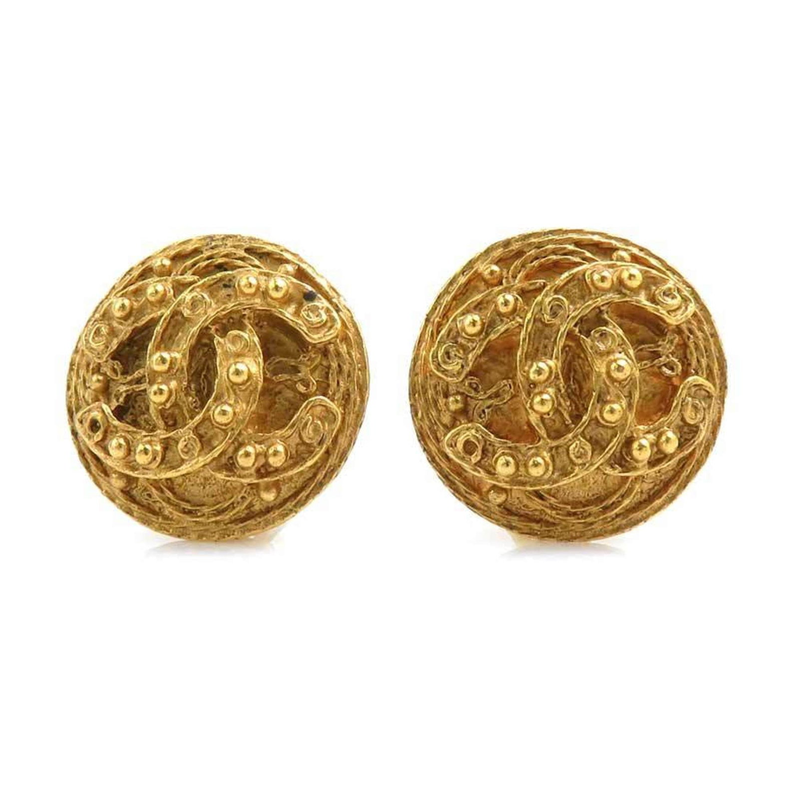 CHANEL Clip Earrings Metal: CHANEL Clip Earrings Metal Clip earrings in gold metal, bearing the iconic CHANEL brand from France, with visible scratches and scuffs. The item is in good used condition, with a size of 20.00mm x