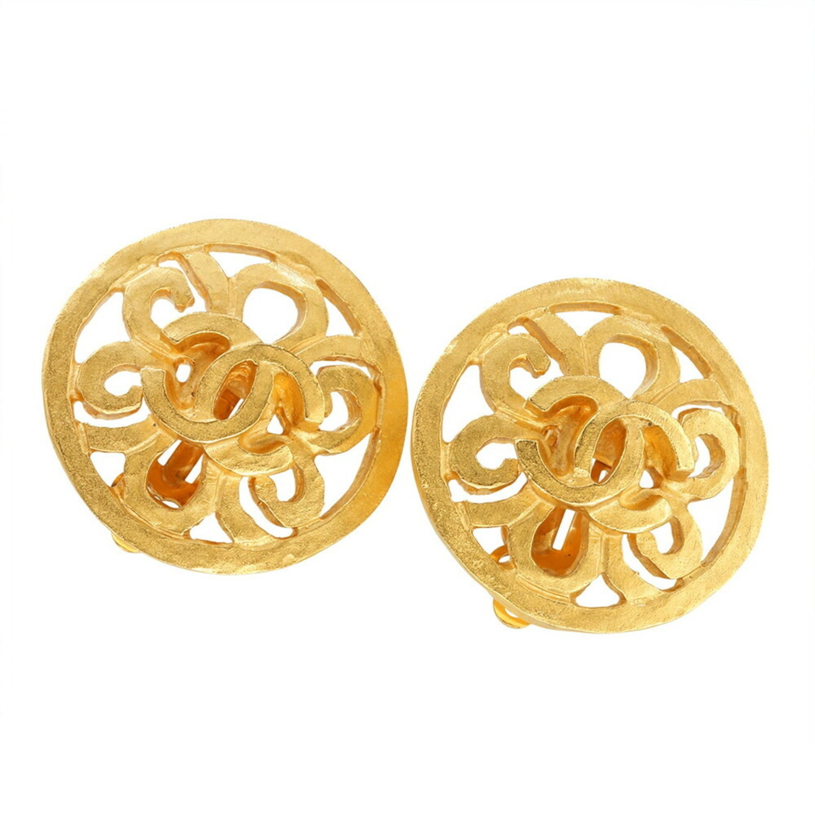 CHANEL Clip Earrings Gold Plating: CHANEL Clip Earrings Gold Plating Gold-plated Clip Earrings from CHANEL, featuring a sleek and sophisticated design. Made from durable gold plating, these earrings are in very good condition with mino