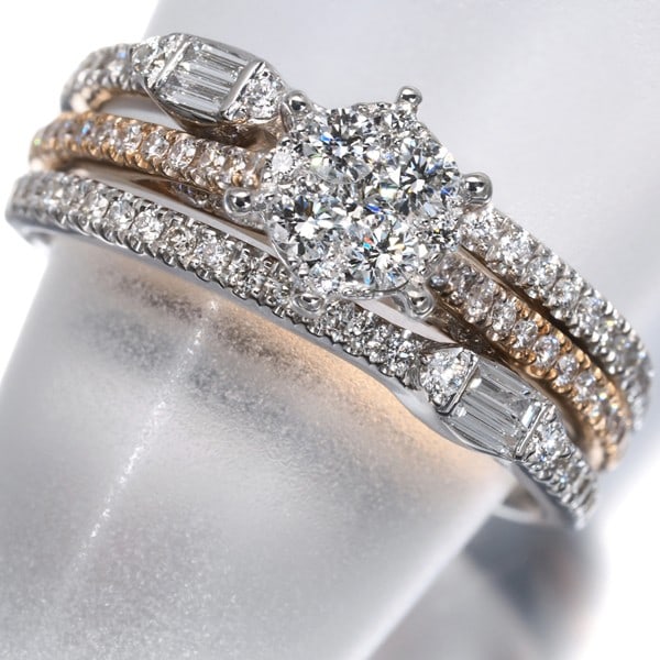 Diamond Bicolor 3Way Ring 18K 750 White Rose Gold: Diamond Bicolor 3Way Ring 18K 750 White Rose Gold The 18K 750 White Rose Gold Diamond Bicolor 3Way Ring boasts a striking design with a natural diamond at its center, set against a multi-tone gold met