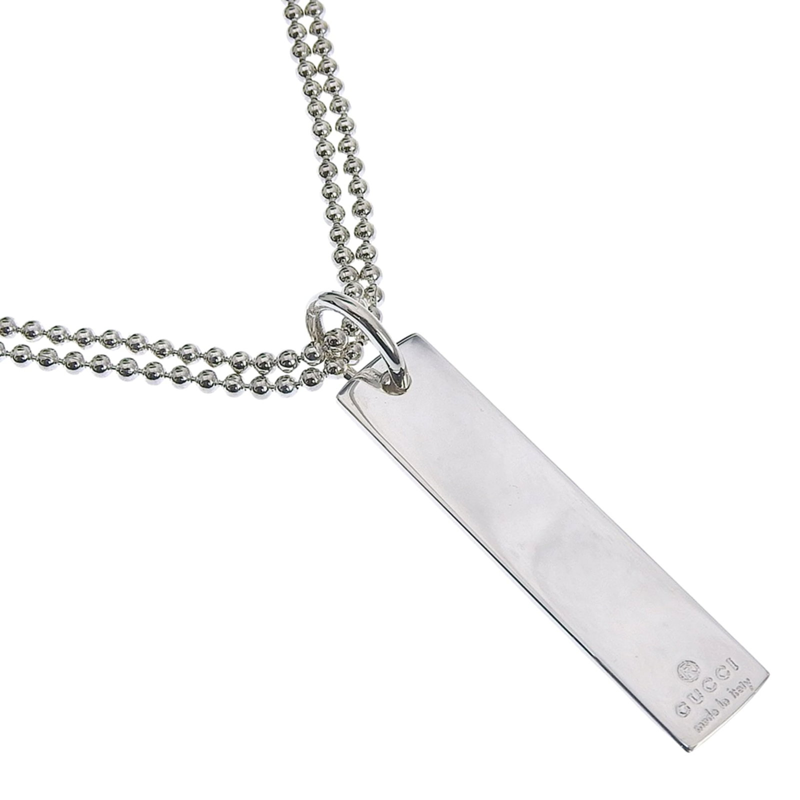 GUCCI Silver 925: GUCCI Silver 925 Silver 925 chain from Gucci, featuring a 50mm x 10mm pendant, in a ball chain style, with a 50.5 cm / 19.88'' neck circumference. This gently used necklace shows minor signs of wear,