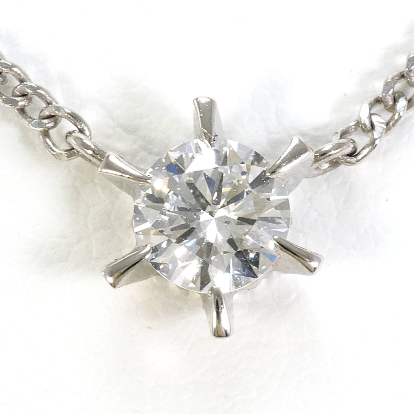 Platinum 850 Necklace: Platinum 850 Necklace Platinum 850 Necklace boasts a stunning 0.433 carat diamond set in a sleek platinum 850 metal pendant, measuring 8mm x 8mm. The necklace features a comfortable 41 cm neck