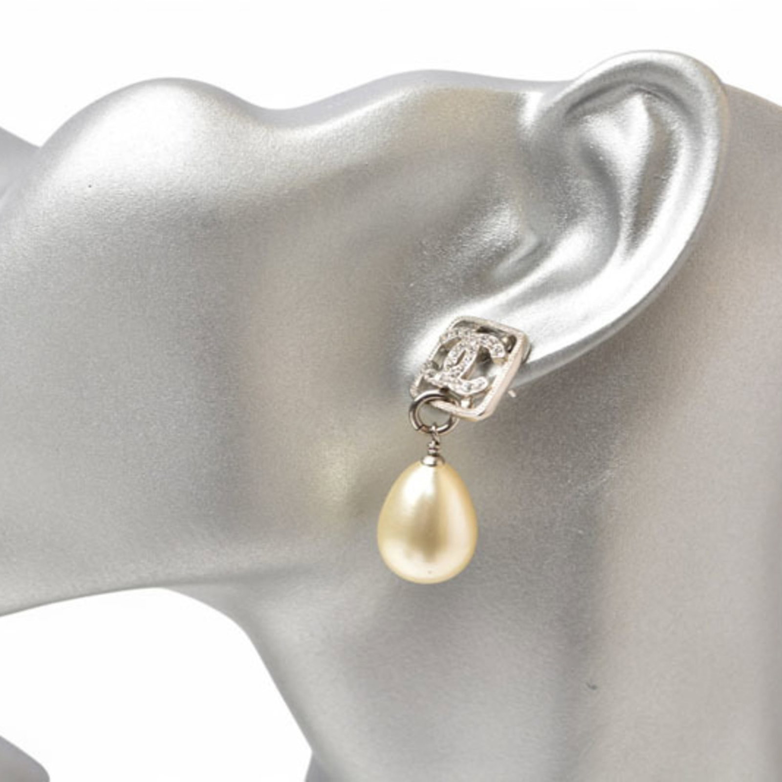 CHANEL Stud Earrings Gold Plating - 6