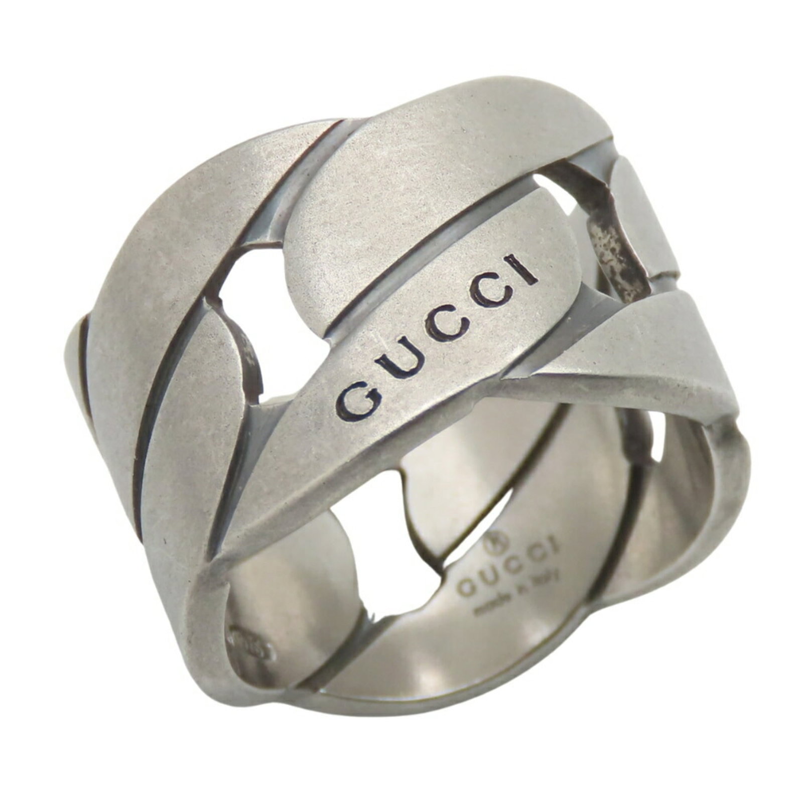 GUCCI Band Ring Silver 925: GUCCI Band Ring Silver 925 Silver 925 band ring from Gucci, featuring a sleek and modern design. Made from high-quality silver, this ring boasts a slim profile and a subtle width of 12mm. In very good