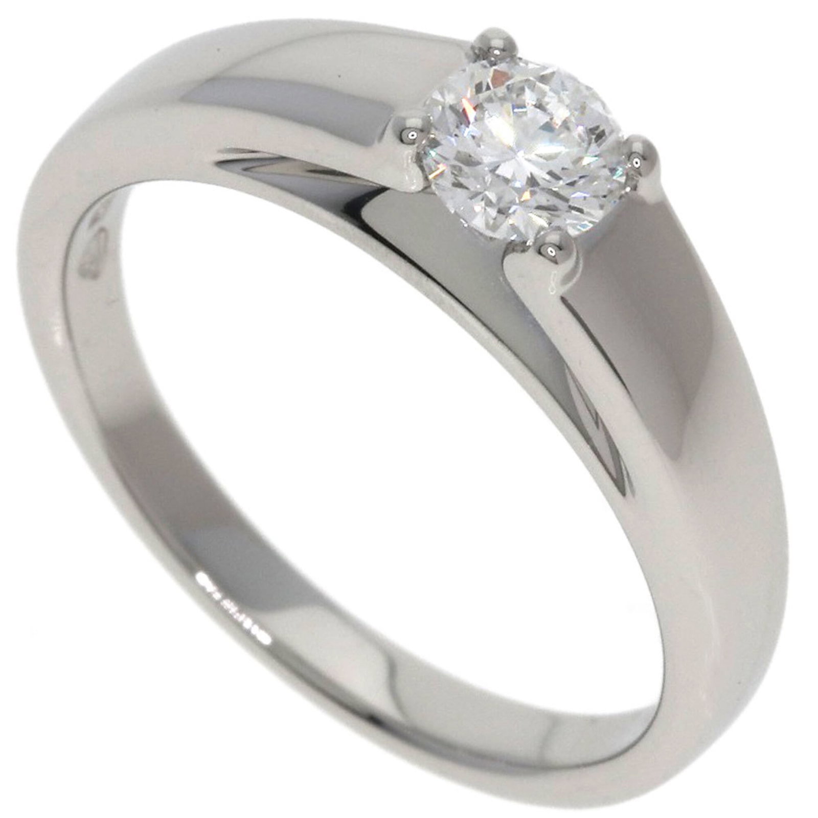 BVLGARI Band Ring Platinum 950: BVLGARI Band Ring Platinum 950 Platinum 950 BVLGARI Band Ring for Women, US Size 5. A gently used band ring from the renowned Italian luxury brand, featuring platinum 950 material and a silver finish.
