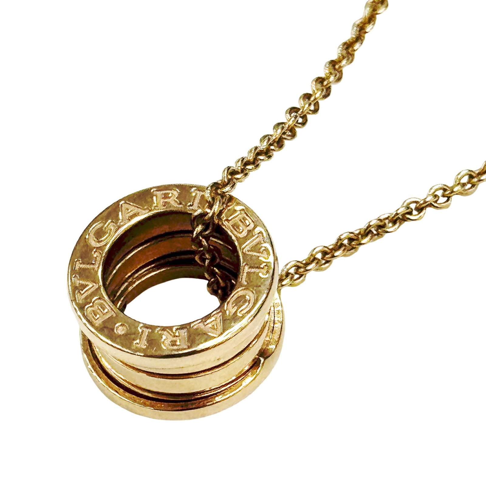 BVLGARI Yellow Gold (18K): BVLGARI Yellow Gold (18K) Yellow gold (18K) BVLGARI necklace with a 45 cm / 17.71'' neck circumference, gently used with minor signs of wear, bearing small scratches or light marks. The necklace is