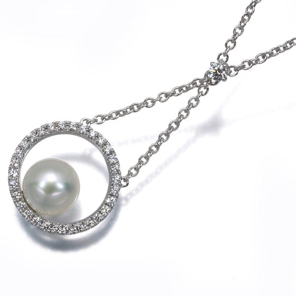 Mikimoto Necklace Akoya Pearl 7.1Mm Diamond 0.19Ct Circle 18K Wg: Mikimoto Necklace Akoya Pearl 7.1Mm Diamond 0.19Ct Circle 18K Wg The Mikimoto Necklace boasts a stunning 7.1mm Akoya pearl, perfectly complemented by a 0.19ct diamond, set in 18k white gold. This