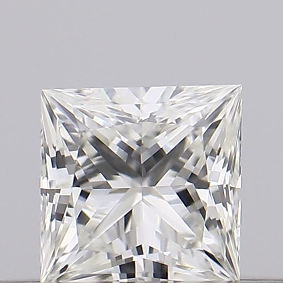 GIA Princess 0.2ct J VVS2 - Loose Natural Diamond: GIA Princess 0.2ct J VVS2 - Loose Natural Diamond GIA Princess cut diamond with exceptional clarity, featuring a VVS2 grade and a color grade of J. This natural stone boasts a high level of polish