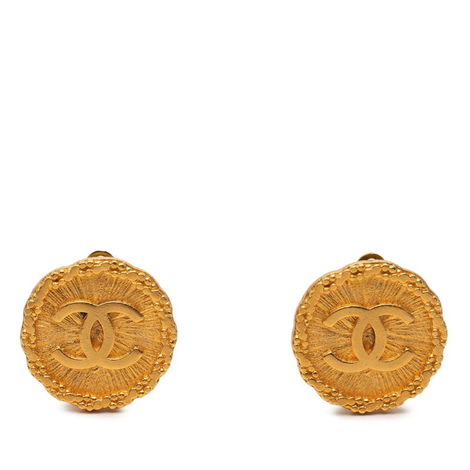 CHANEL Clip Earrings Gold Plating: CHANEL Clip Earrings Gold Plating Gold-plated Clip Earrings from CHANEL, featuring a sleek and sophisticated design. Gently used with minor signs of wear, these earrings showcase the iconic brand's si