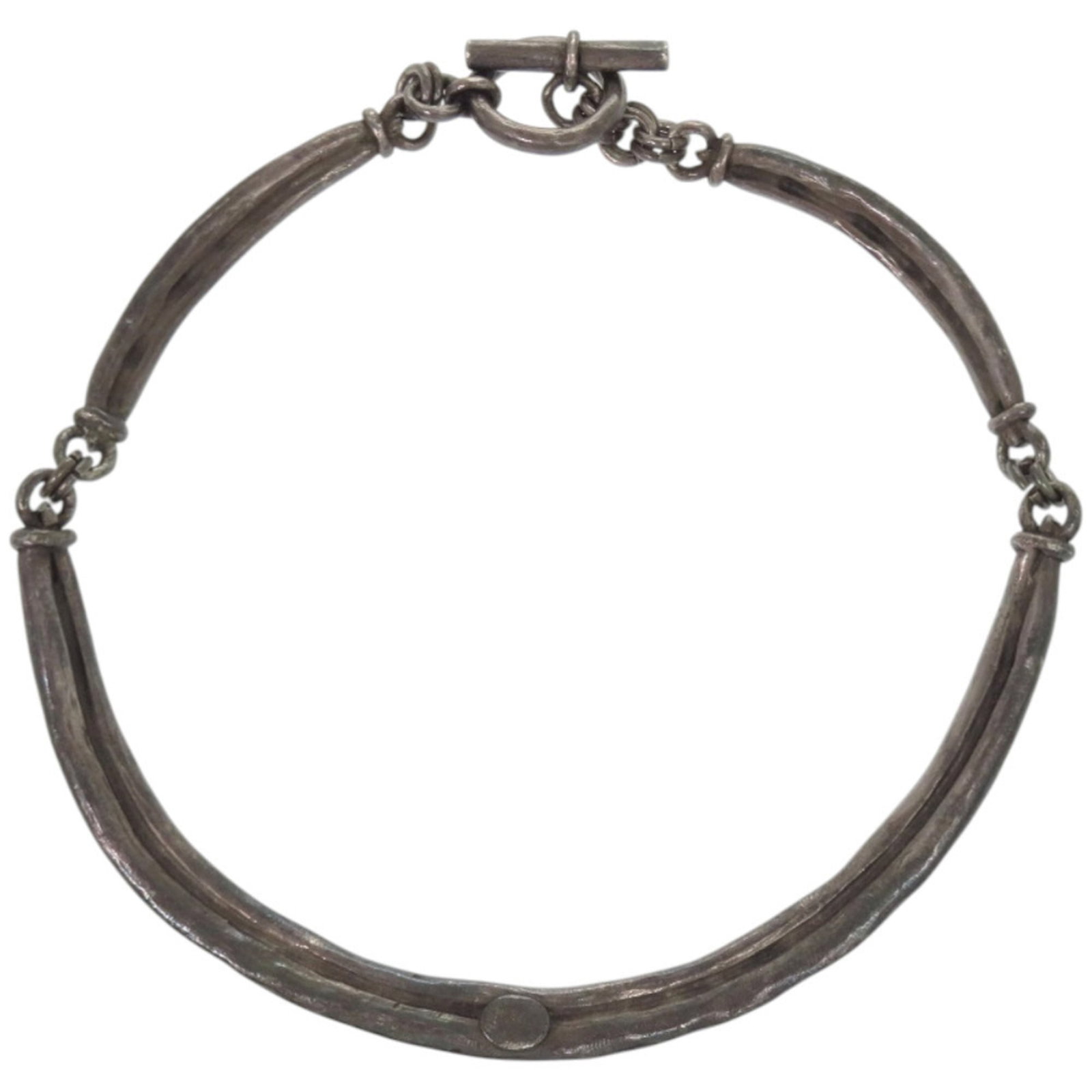 HERMES Metal Silver: HERMES Metal Silver Silver metal choker necklace from Hermes, a vintage piece with a 38 cm circumference, bearing visible scratches and scuffs. The item is in good used condition, with its metal
