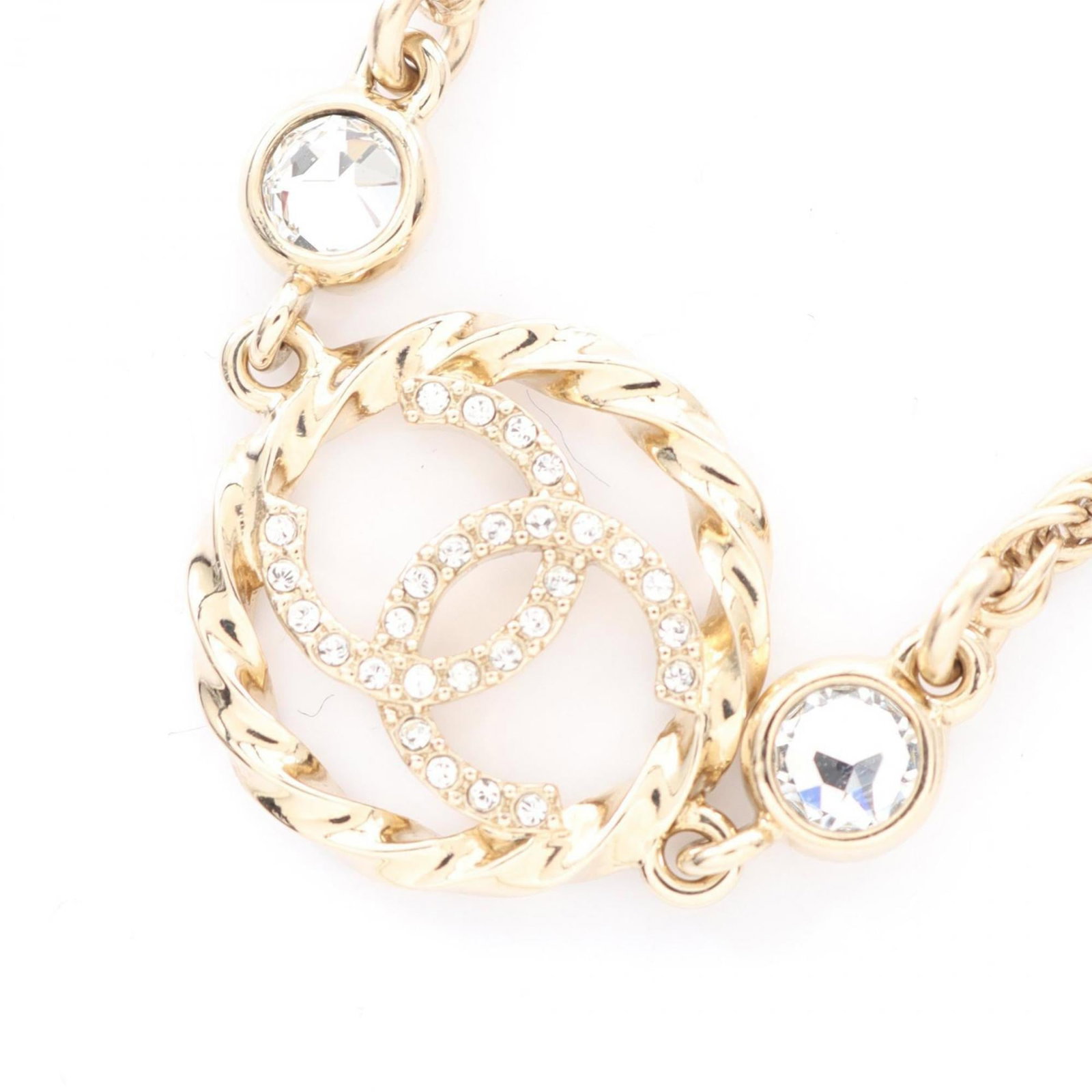 CHANEL Gold Plating: CHANEL Gold Plating Gold-plated necklace with a clear, gold stone rhinestone pendant, available in a range of sizes to fit 62-76 cm necks. The necklace features a 23mm x 40mm pendant and is made from 