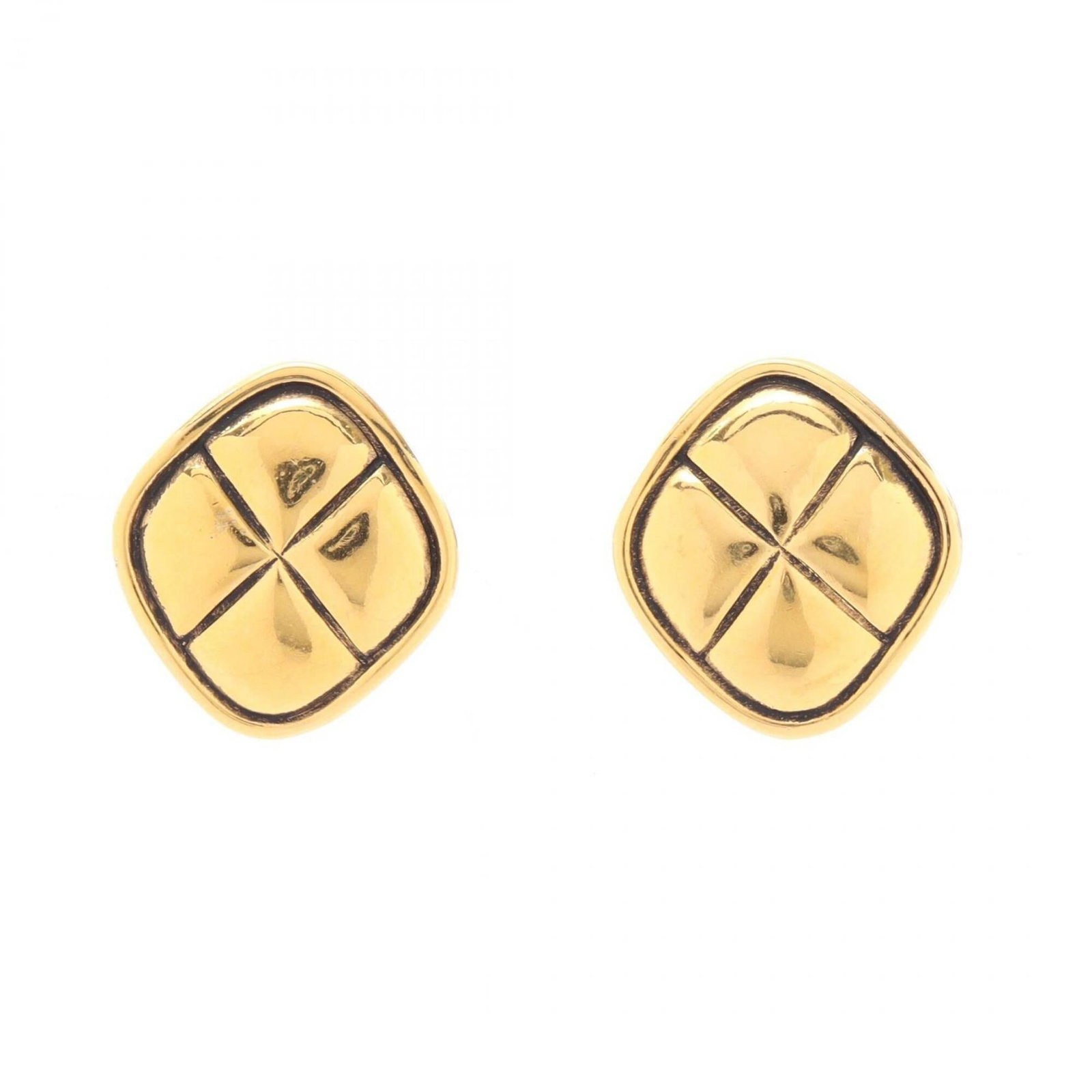CHANEL Clip Earrings Gold Plating: CHANEL Clip Earrings Gold Plating Gold plated clip earrings from CHANEL, featuring a sleek and sophisticated design. The earrings are made from gold plating and measure 31.00mm x 28.00mm. Gently used
