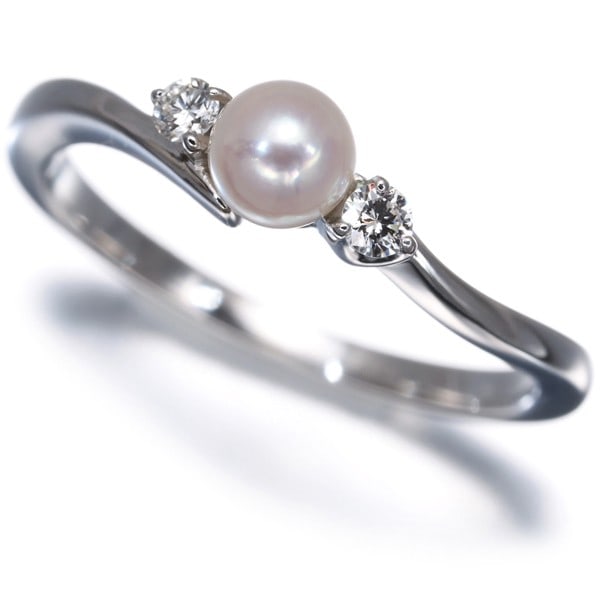 Mikimoto Ring Akoya Pearl 4.1Mm Diamond Us4.25-4.5 18K 750 White Gold: Mikimoto Ring Akoya Pearl 4.1Mm Diamond Us4.25-4.5 18K 750 White Gold 18k white gold ring with a 4.1mm Akoya pearl and a 4.25-4.5 carat diamond, set in a classic design. The ring features a 1.4mm