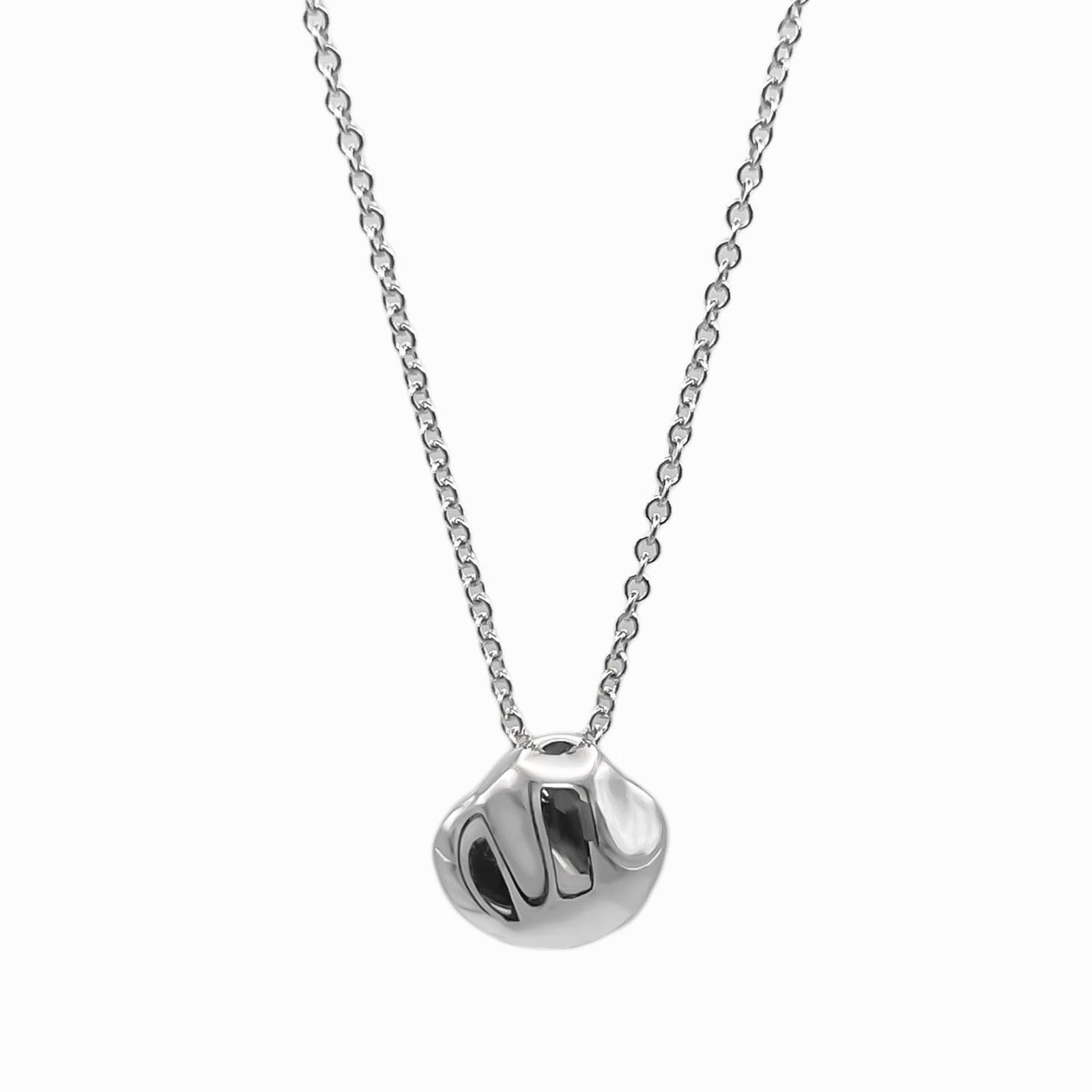TIFFANY Silver 925: TIFFANY Silver 925 Silver 925 Tiffany Necklace in Excellent Condition. This beautiful necklace features a 10mm x 10mm pendant made of high-quality silver, set on a sturdy chain with a 41cm