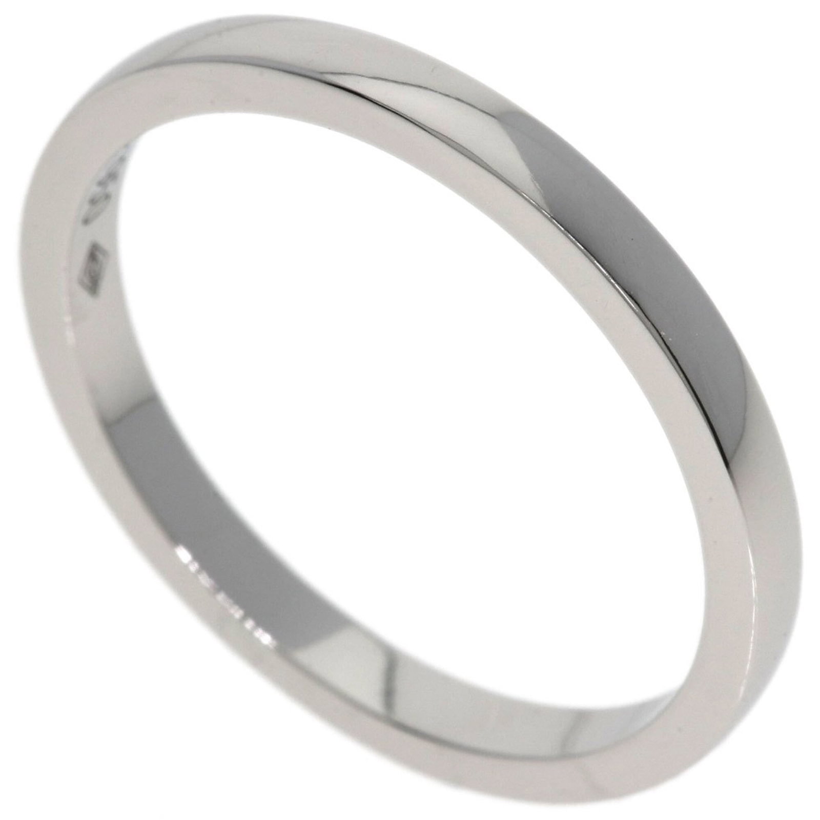 CARTIER Band Ring Platinum 950: CARTIER Band Ring Platinum 950 Platinum 950 Cartier Band Ring in Very Good Condition. This gently used band ring features the iconic Cartier design, showcasing the luxury of platinum 950. Minor signs 