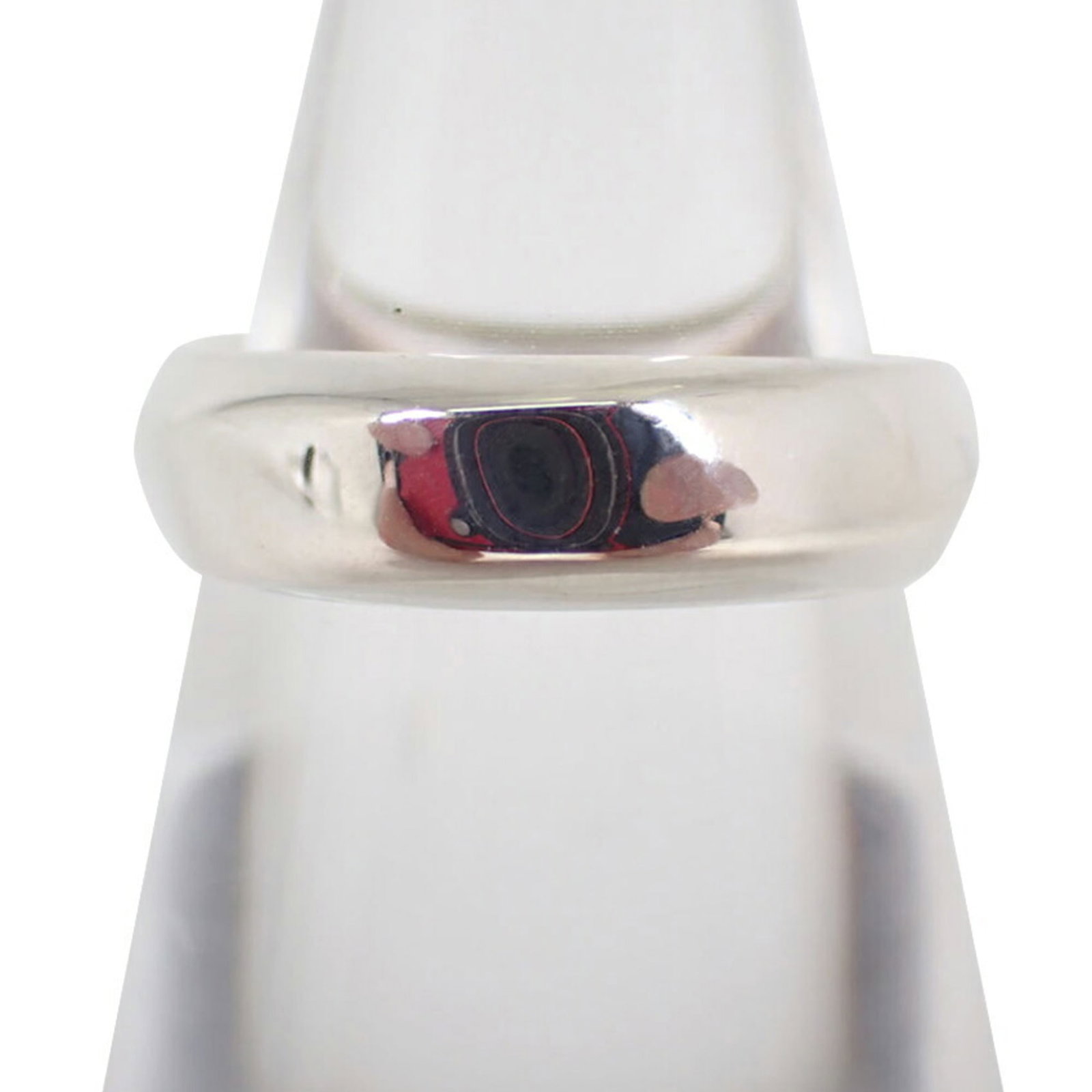 TIFFANY Band Ring Sterling Silver 925: TIFFANY Band Ring Sterling Silver 925 Sterling silver 925 band ring from Tiffany, featuring a classic design. The ring is in very good condition, with minor signs of wear and small scratches or light 