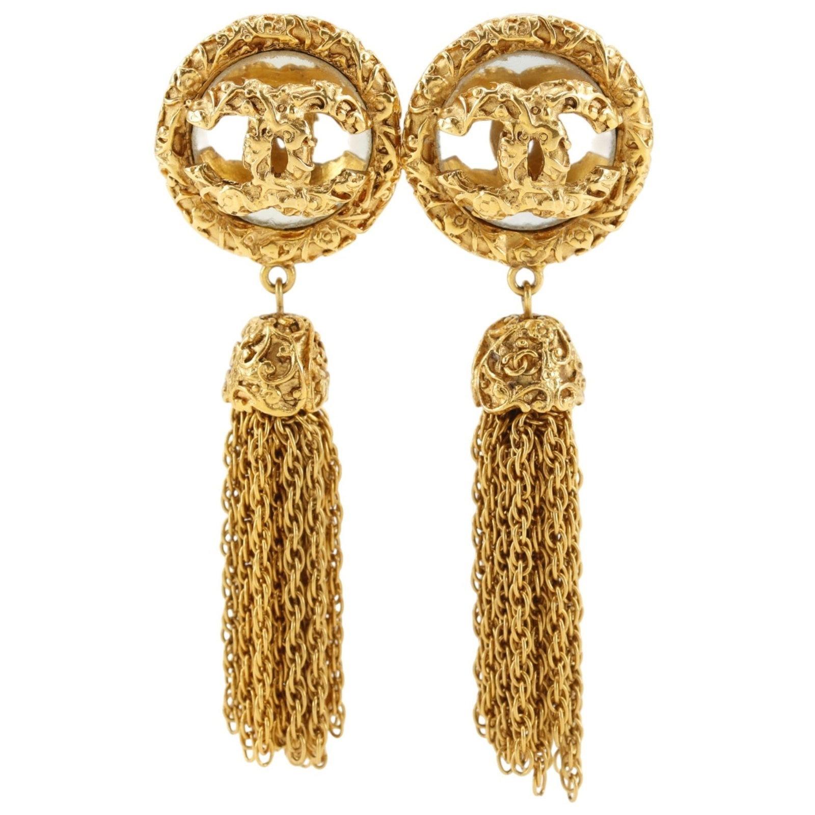 CHANEL Clip Earrings Gold: CHANEL Clip Earrings Gold Gold Clip Earrings from the iconic CHANEL Coco line, featuring a sleek and timeless design. Made from high-quality materials, these gently used earrings showcase a subtle she