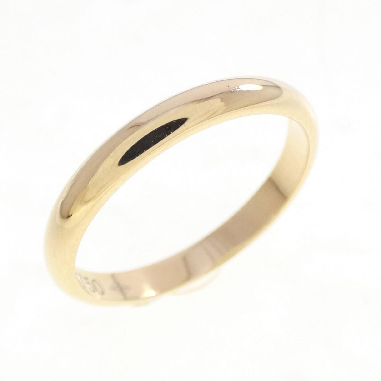 CARTIER Band Ring Yellow Gold (18K): CARTIER Band Ring Yellow Gold (18K) Yellow gold (18K) Cartier band ring in excellent condition, featuring a classic design that exudes timeless elegance. With its 48 US size and 4.5 condition, this pi