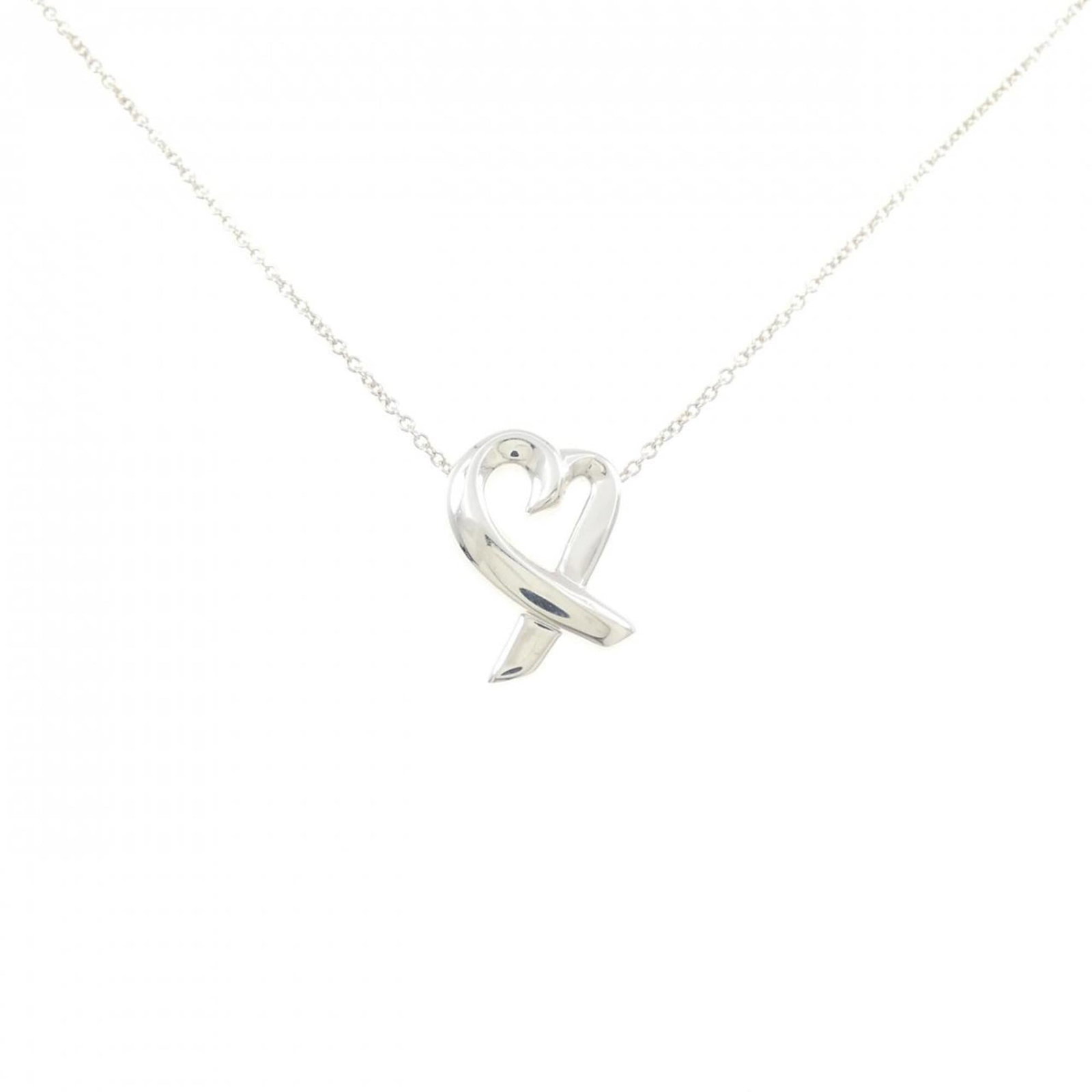 TIFFANY Silver 925: TIFFANY Silver 925 Silver 925 pendant from Tiffany, featuring a delicate design with a 15.4mm x 11.3mm size, set against a 41 cm / 16.14'' adjustable necklace. The pendant is made of high-quality silv