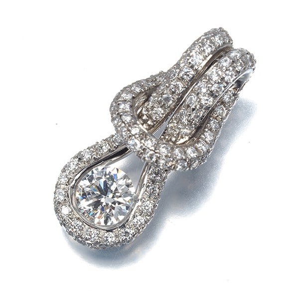 Forevermark Pendant Diamond 0.32Ct/0.37Ct Encordia Full 900 Platinum: Forevermark Pendant Diamond 0.32Ct/0.37Ct Encordia Full 900 Platinum The Forevermark Pendant Diamond 0.32Ct/0.37Ct Encordia Full 900 Platinum features a stunning 0.32ct centre diamond and a total of