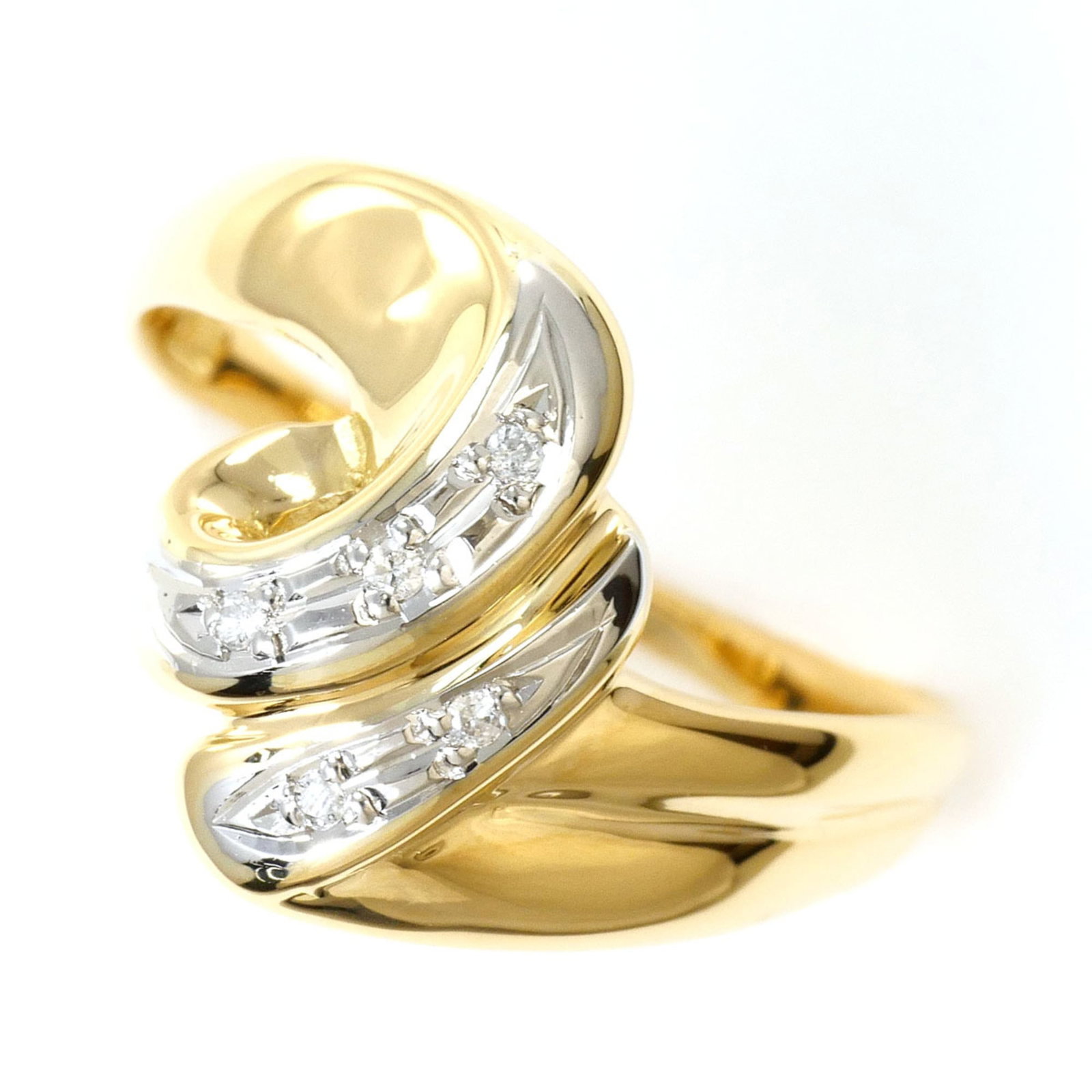 Band Ring Platinum 900 Yellow Gold (18K): Band Ring Platinum 900 Yellow Gold (18K) Platinum 900 Yellow Gold (18K) band ring features a diamond weighing 0.03 carats, set in a 13mm wide band with a 7.5 US size. Made from 18K gold and platinum, 