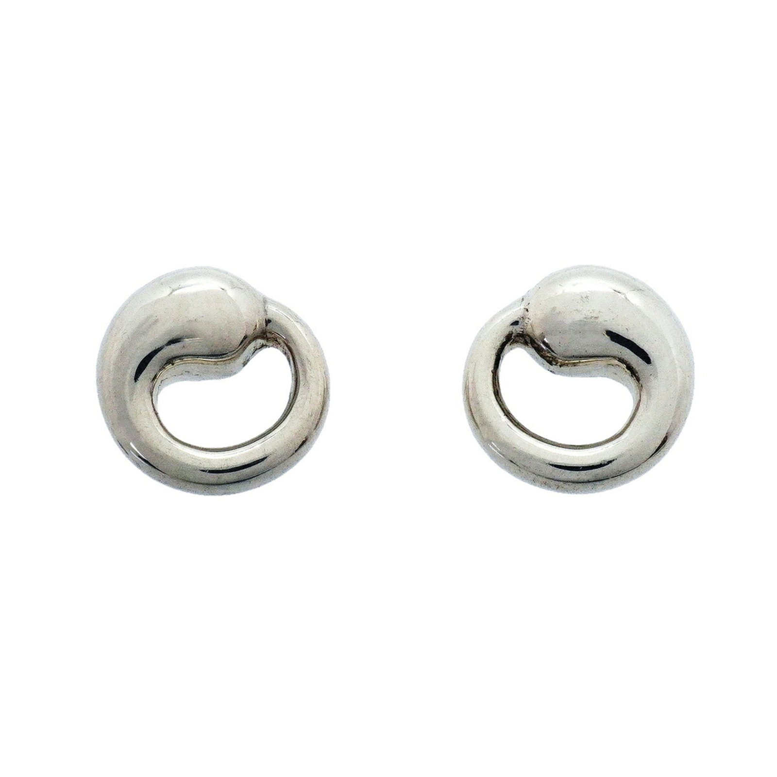 TIFFANY Stud Earrings Silver 925: TIFFANY Stud Earrings Silver 925 Silver 925 stud earrings from Tiffany, bearing visible scratches and scuffs, are available for purchase. Made from high-quality silver, these stud earrings have a