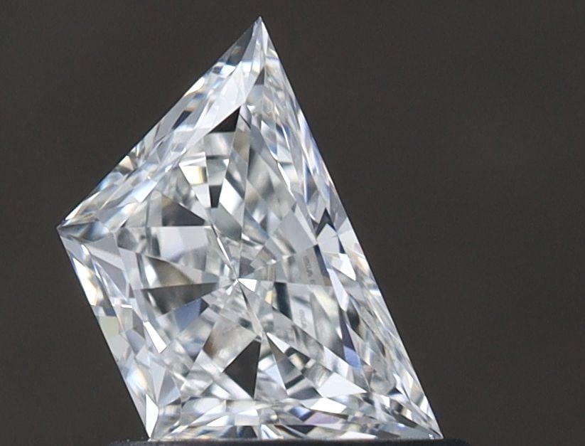 GIA Trapezoid 0.71ct G VVS2 - Loose Natural Diamond: GIA Trapezoid 0.71ct G VVS2 - Loose Natural Diamond GIA Trapezoid 0.71ct G VVS2 - Loose Natural DiamondThe GIA-certified 0.71ct G VVS2 trapezoid diamond boasts exceptional clarity and a vibrant